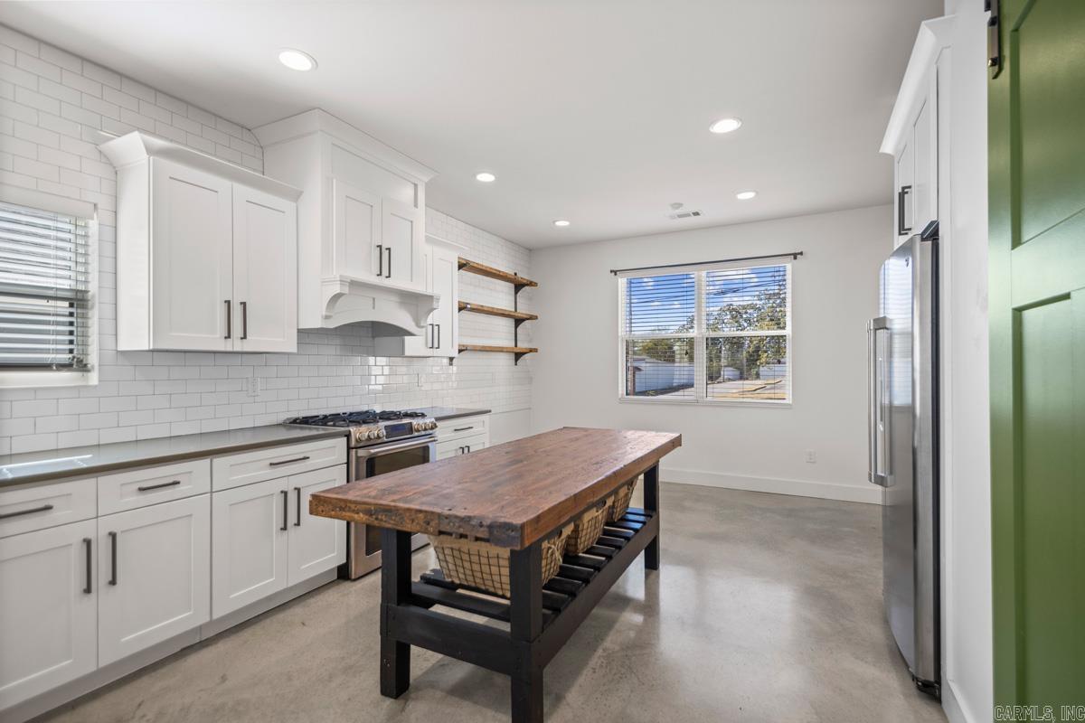 402 S Market Benton, AR 72015