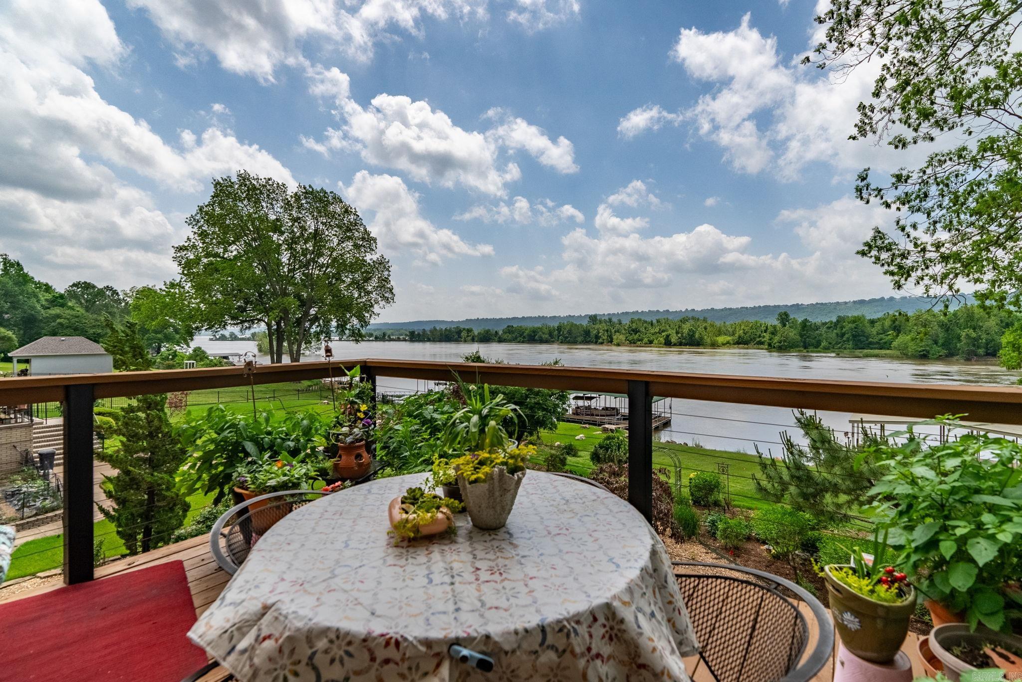 7 Crystal Mountain Cove Maumelle, AR 72113