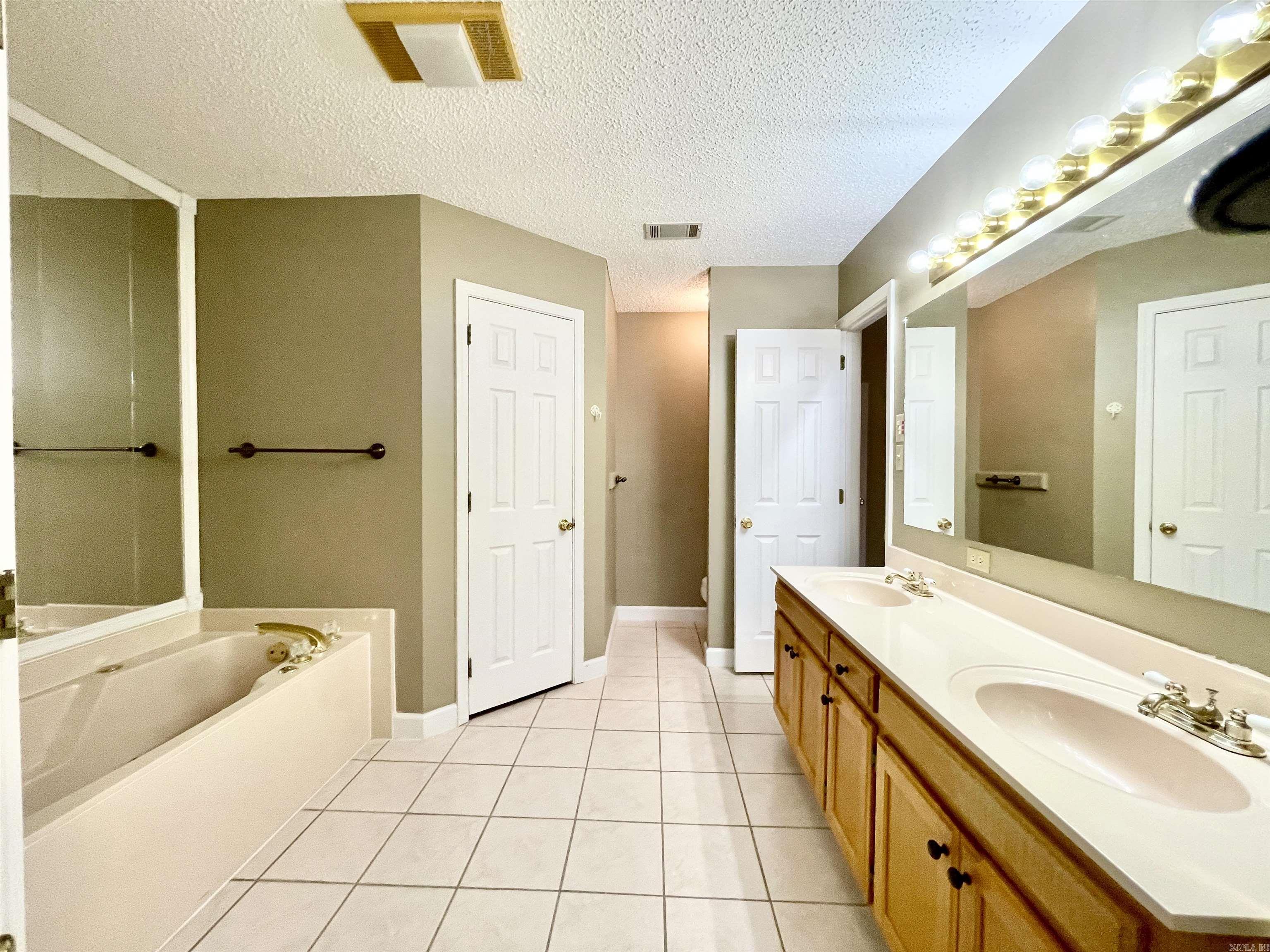 44 Hibiscus Cove  Maumelle, AR