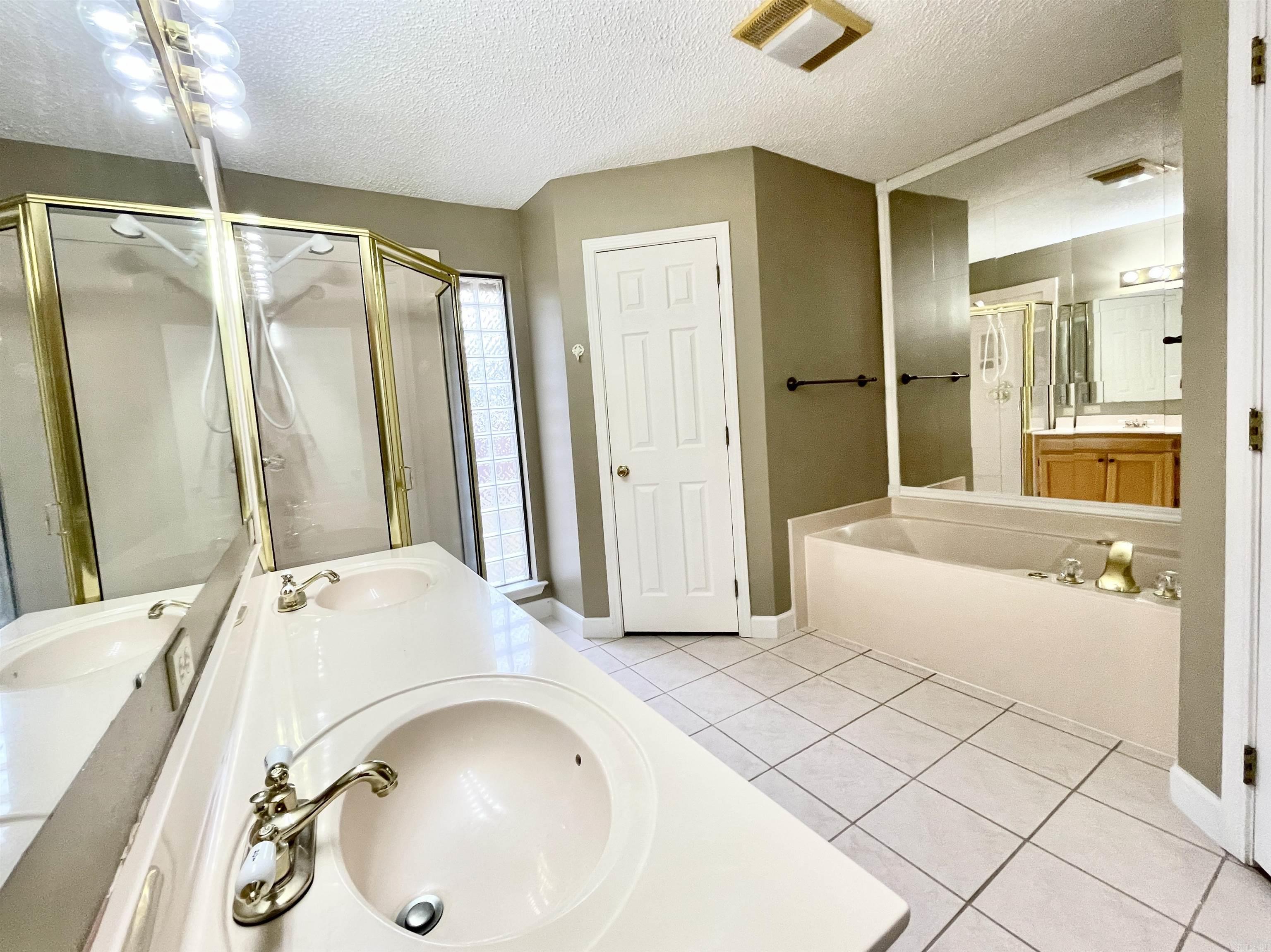 44 Hibiscus Cove  Maumelle, AR