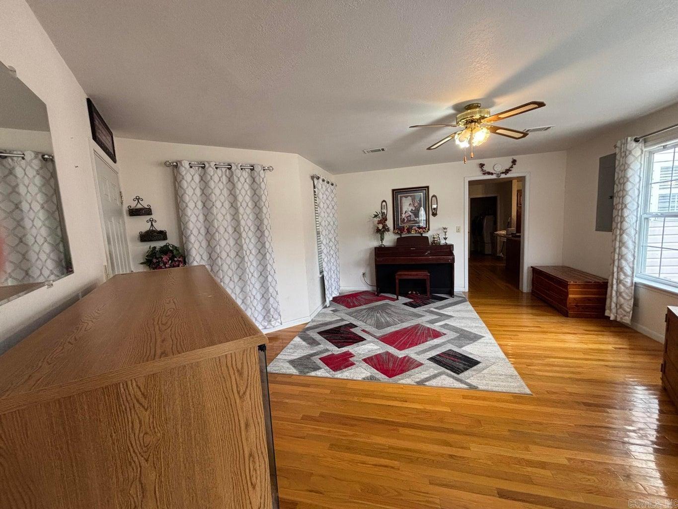 15 White Oak Lane Pleasant Plains, AR 72568