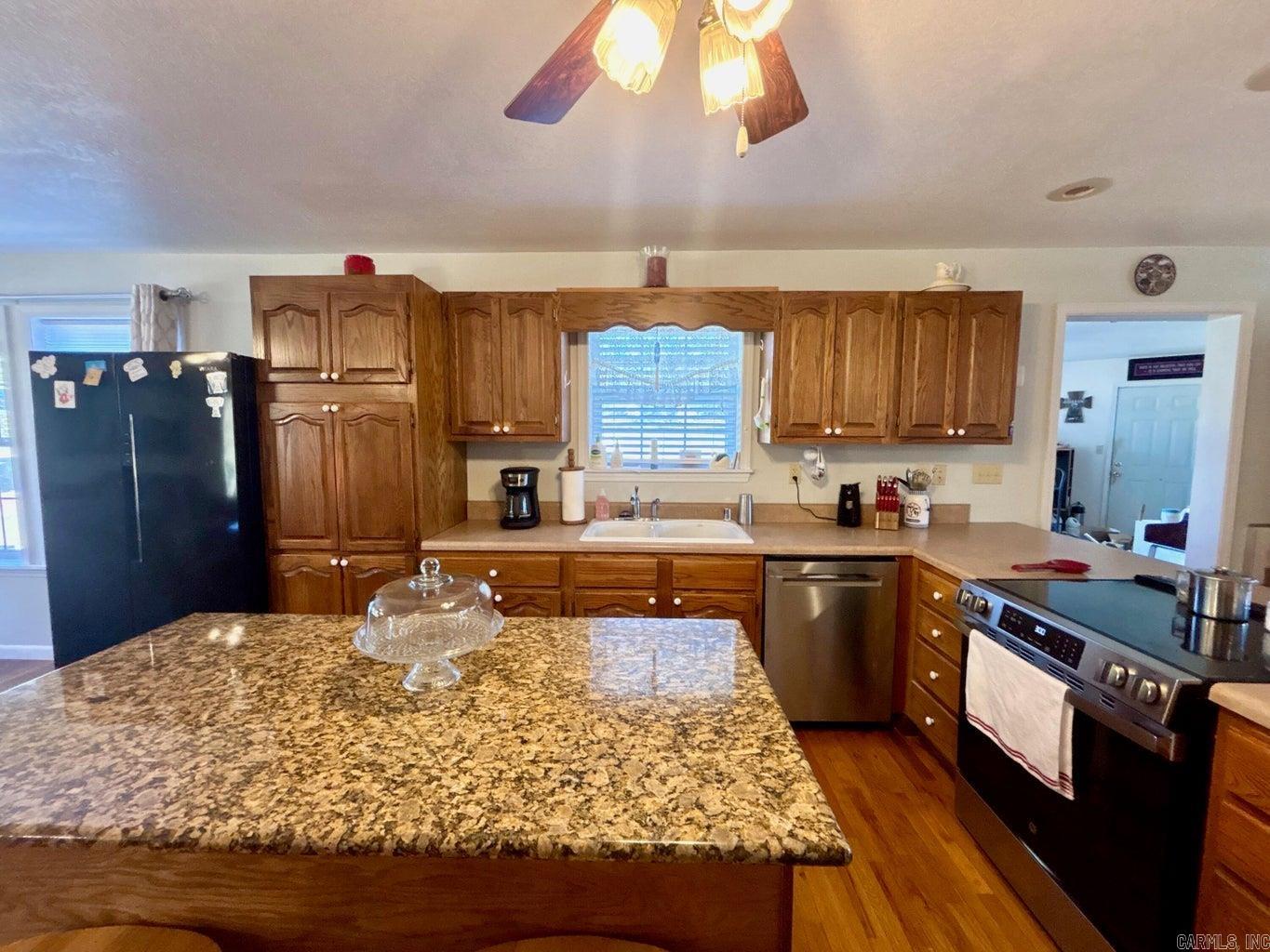 15 White Oak Lane Pleasant Plains, AR 72568