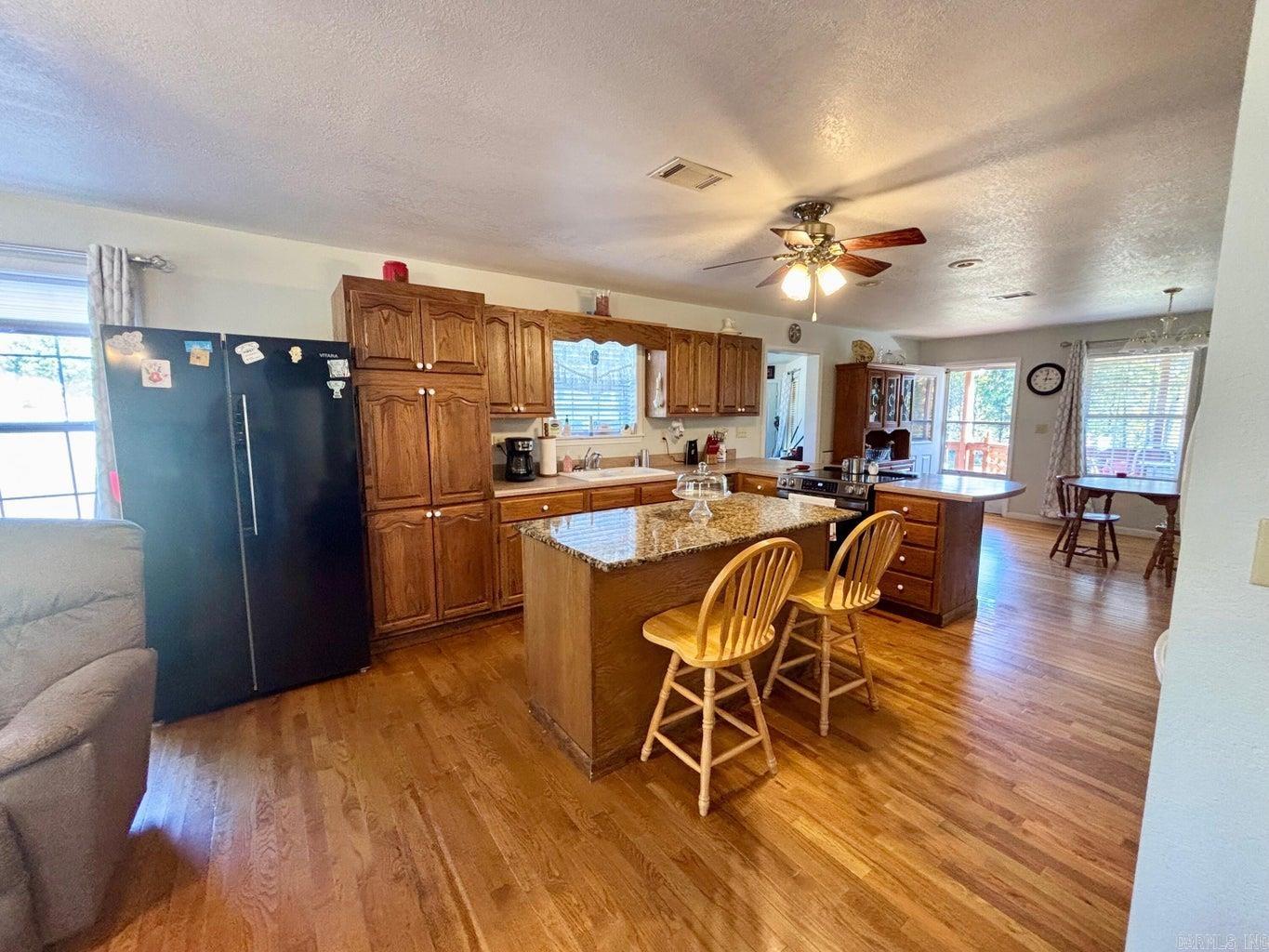 15 White Oak Lane Pleasant Plains, AR 72568