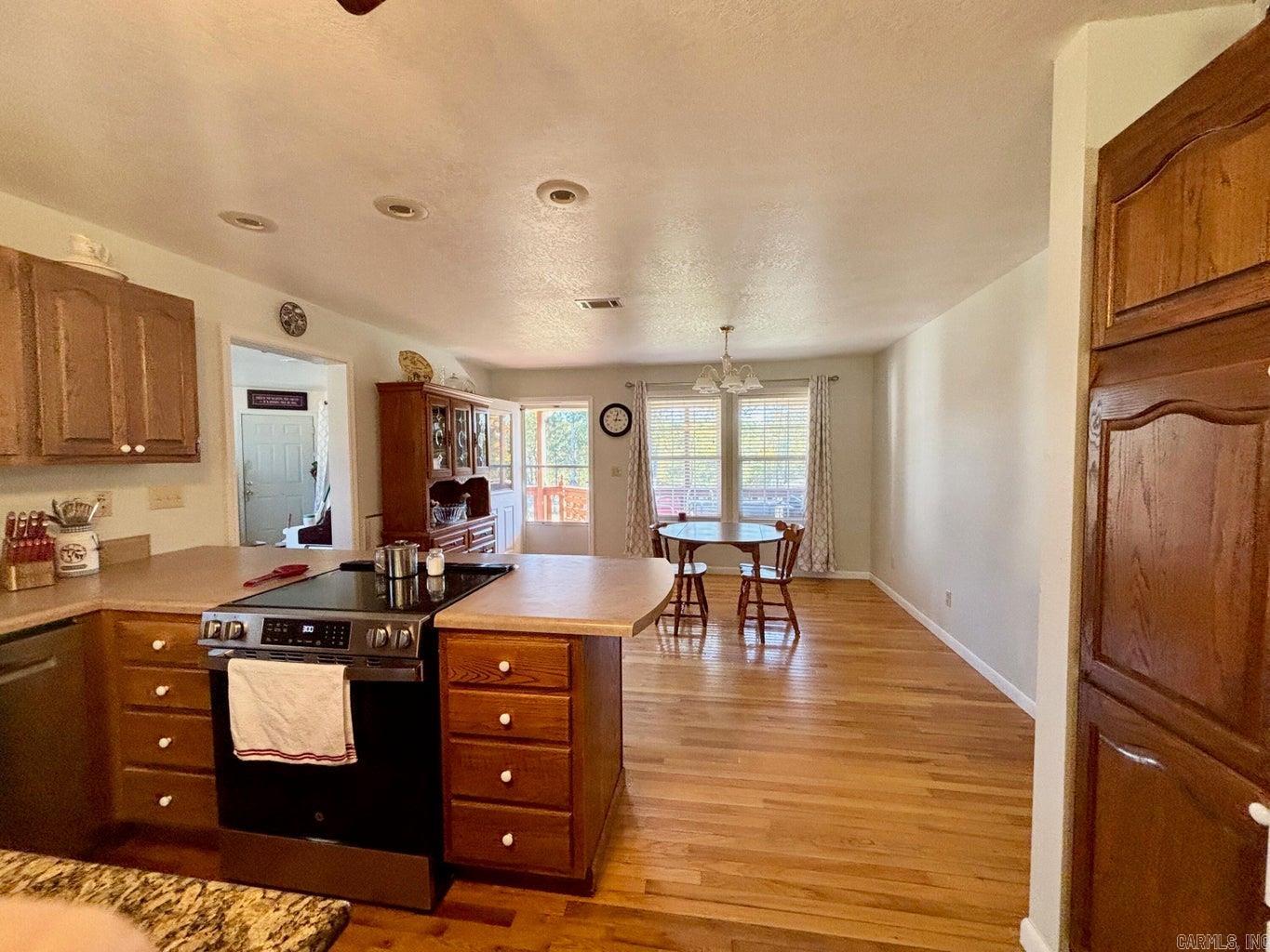 15 White Oak Lane Pleasant Plains, AR 72568