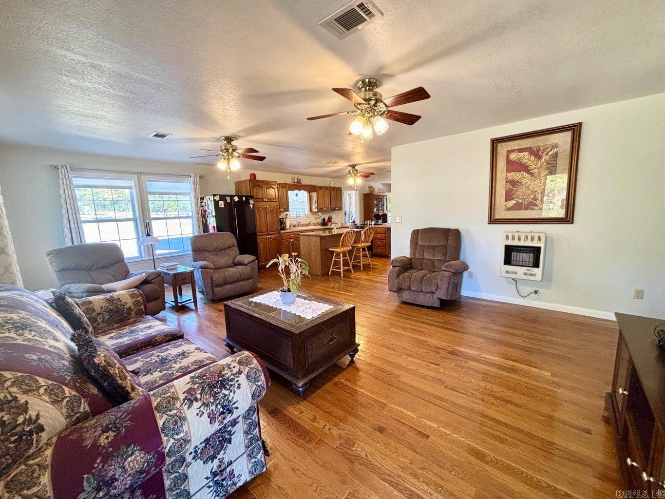 15 White Oak Lane Pleasant Plains, AR 72568