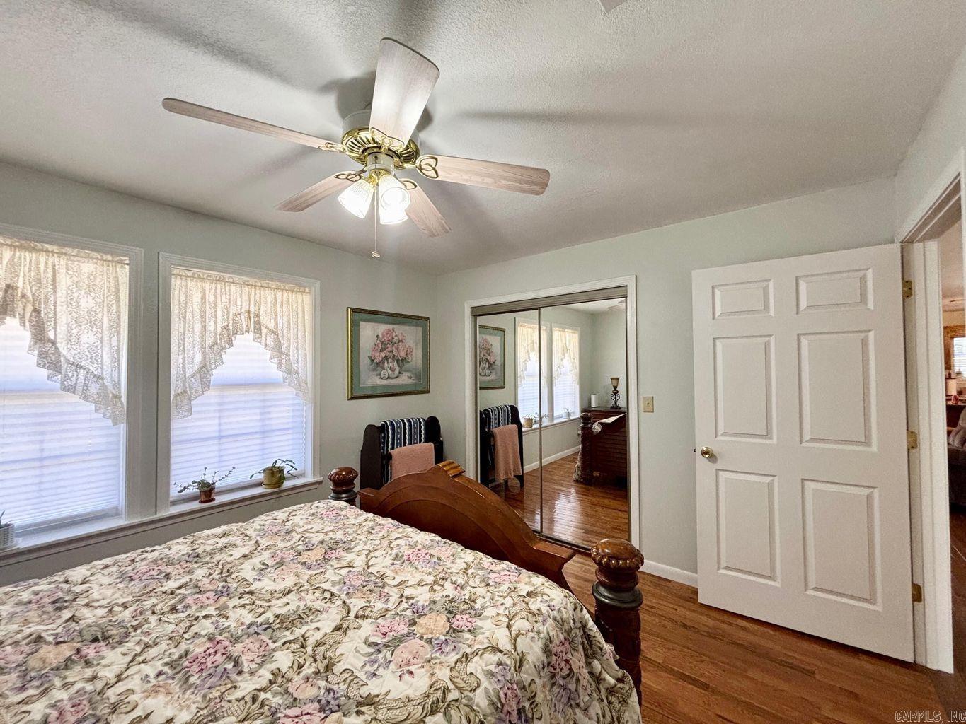 15 White Oak Lane Pleasant Plains, AR 72568