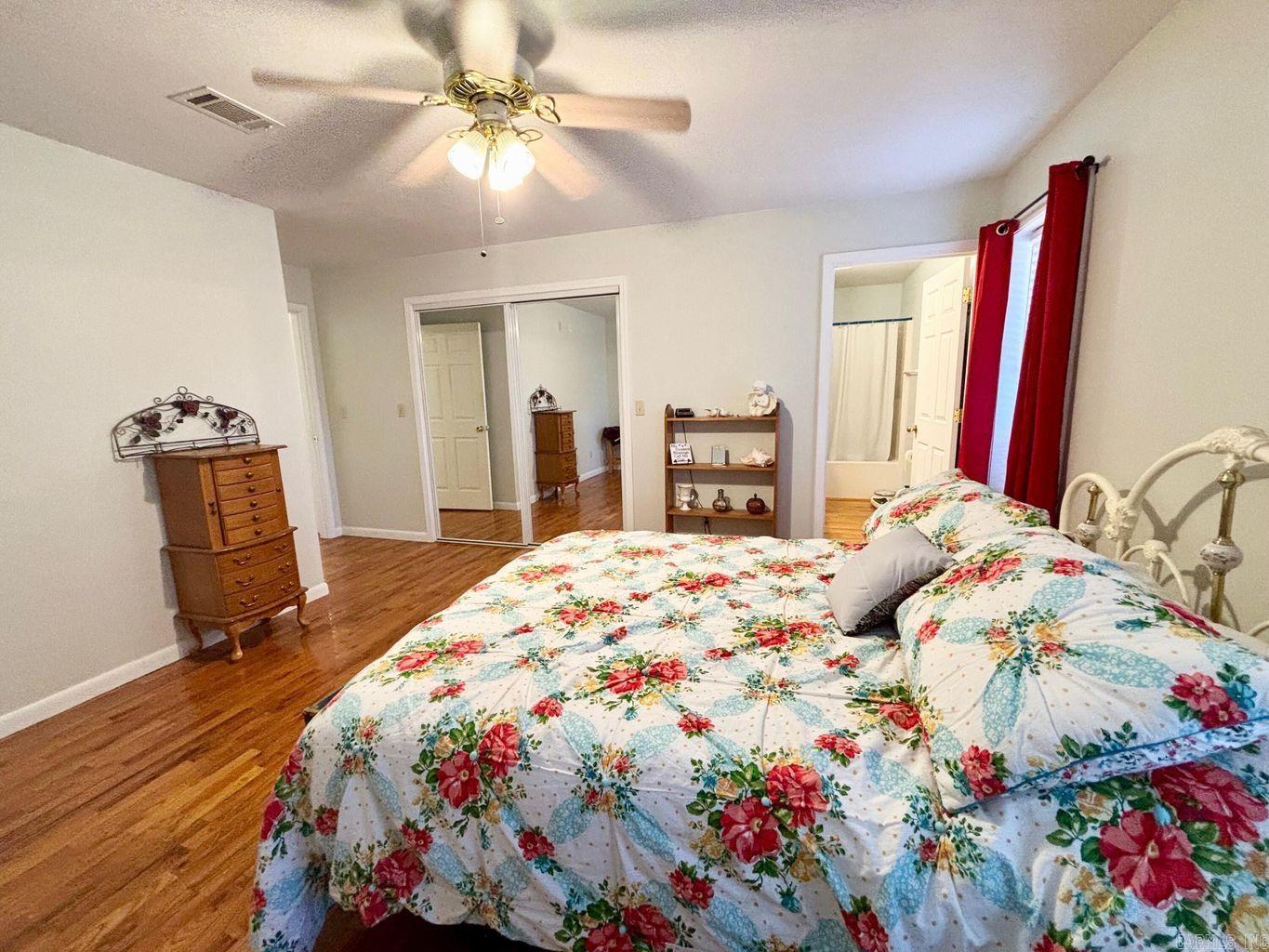 15 White Oak Lane Pleasant Plains, AR 72568