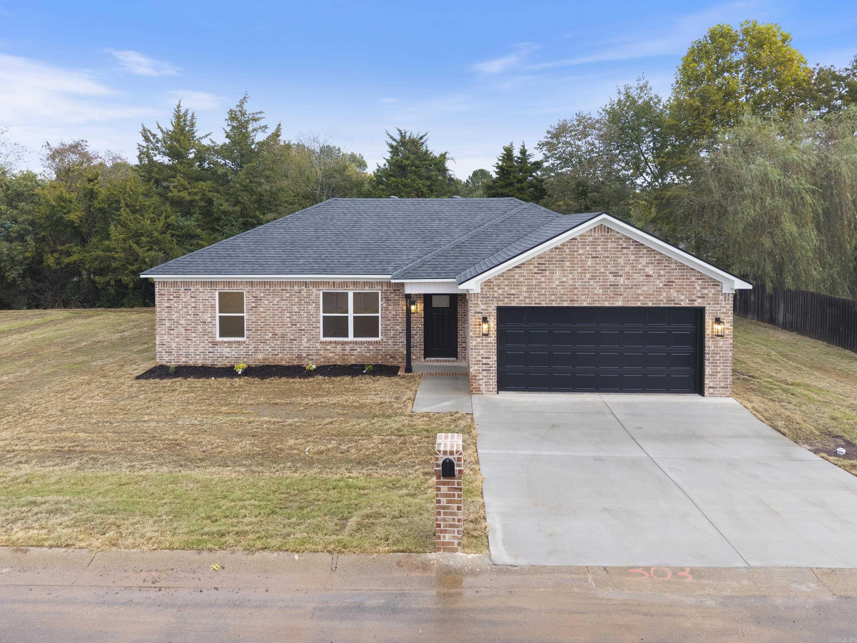 303 Parkway Avenue Morrilton, AR 72110