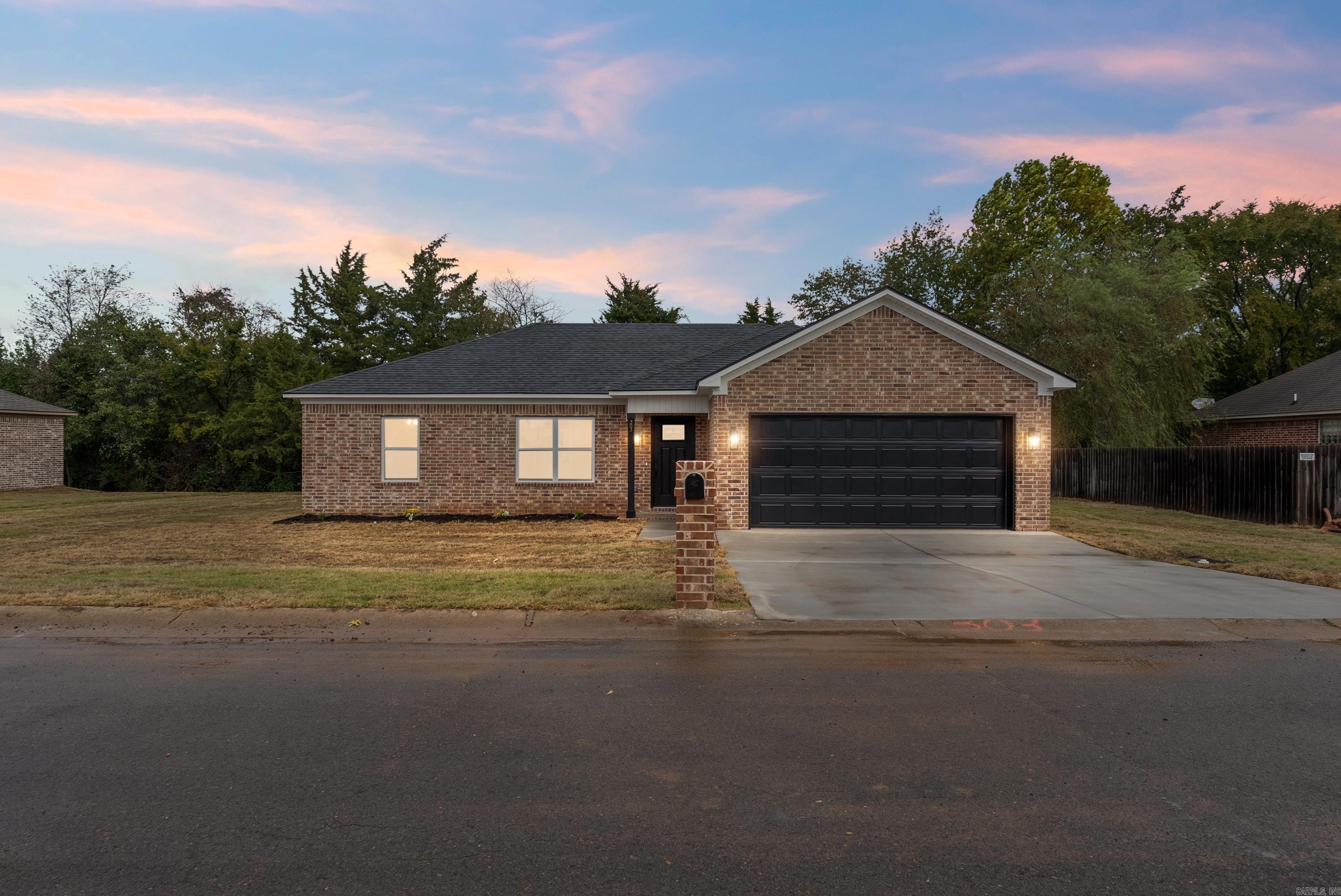 303 Parkway Avenue Morrilton, AR 72110