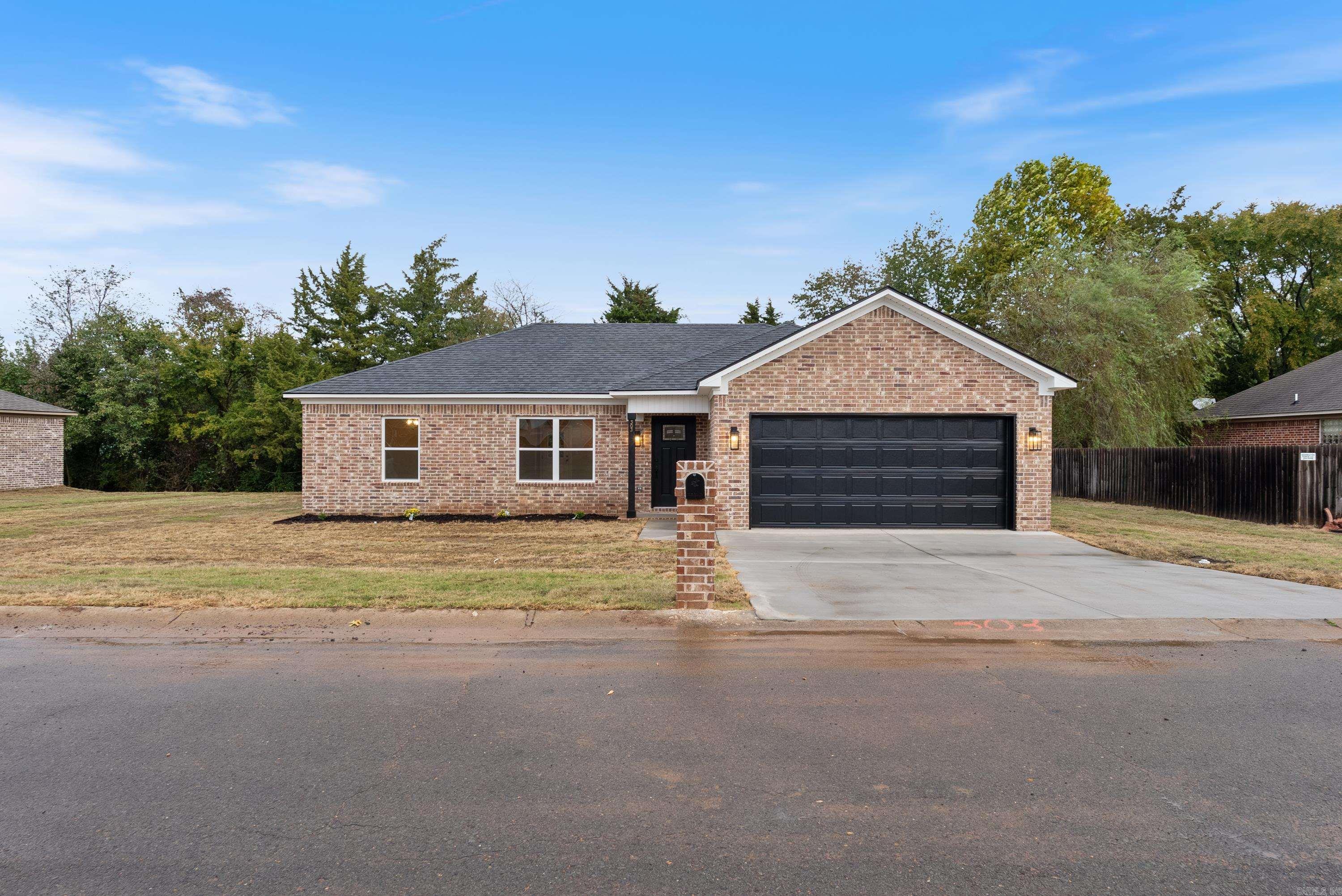 303 Parkway Avenue Morrilton, AR 72110