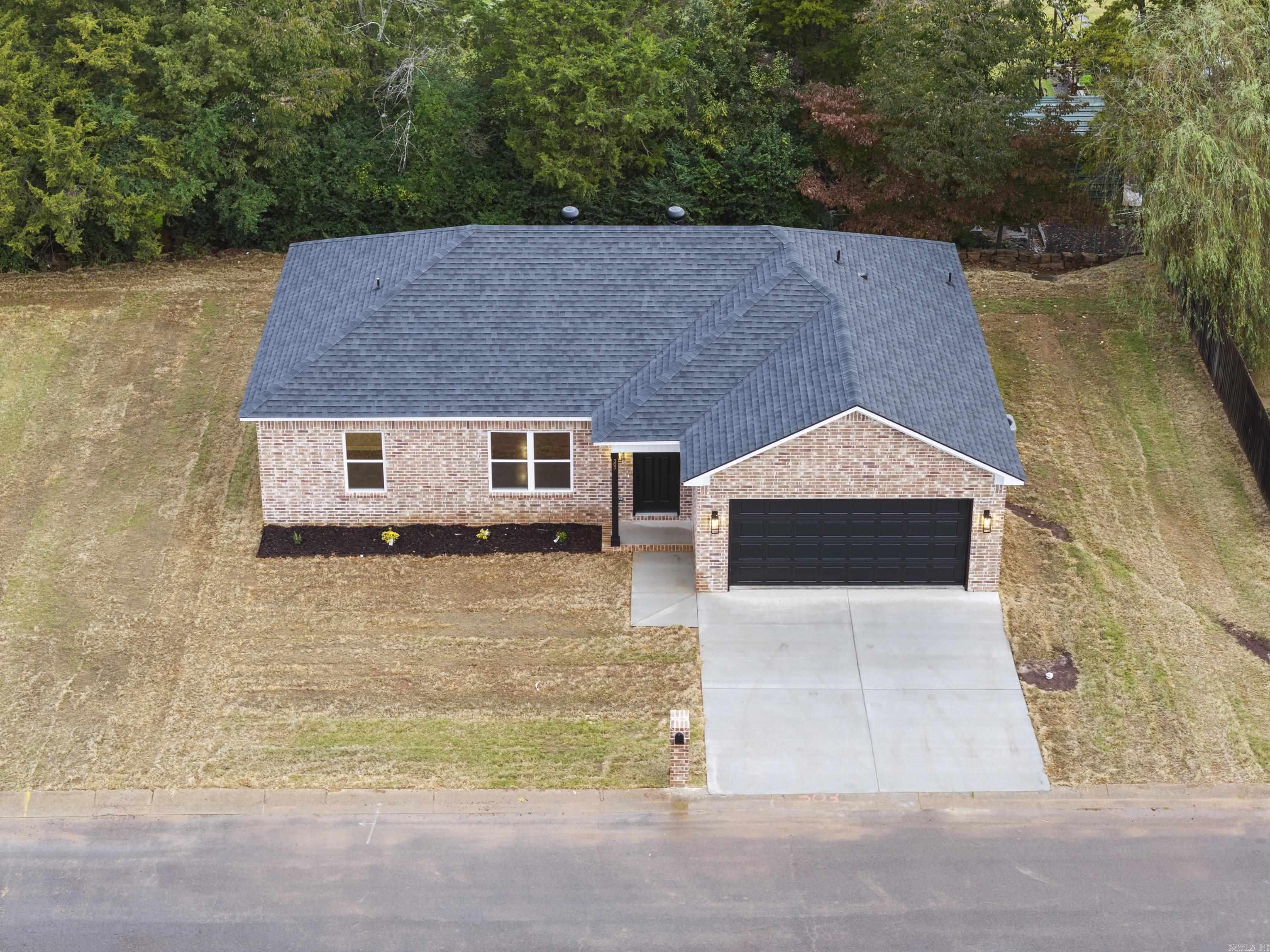 303 Parkway Avenue Morrilton, AR 72110