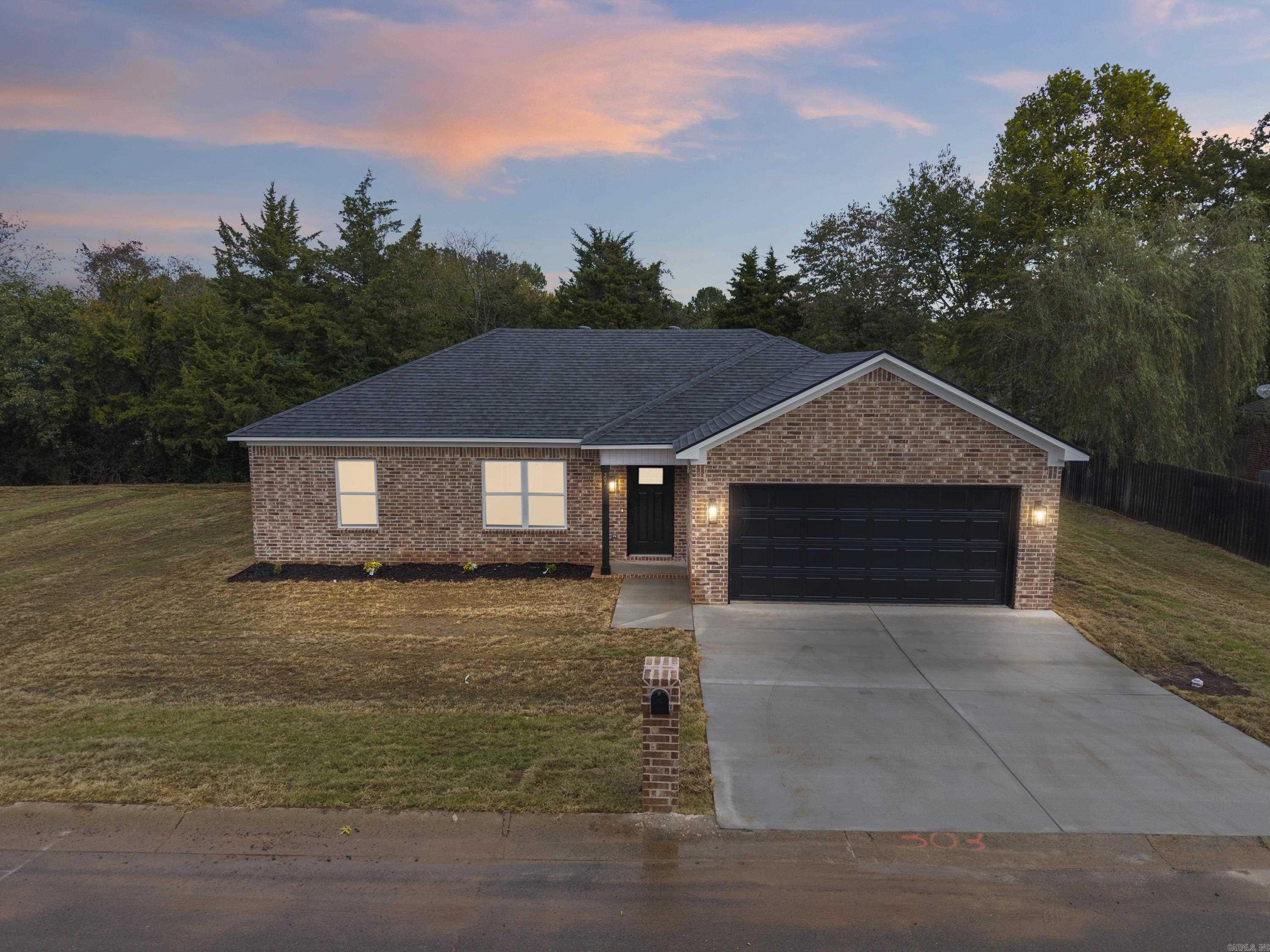 303 Parkway Avenue Morrilton, AR 72110
