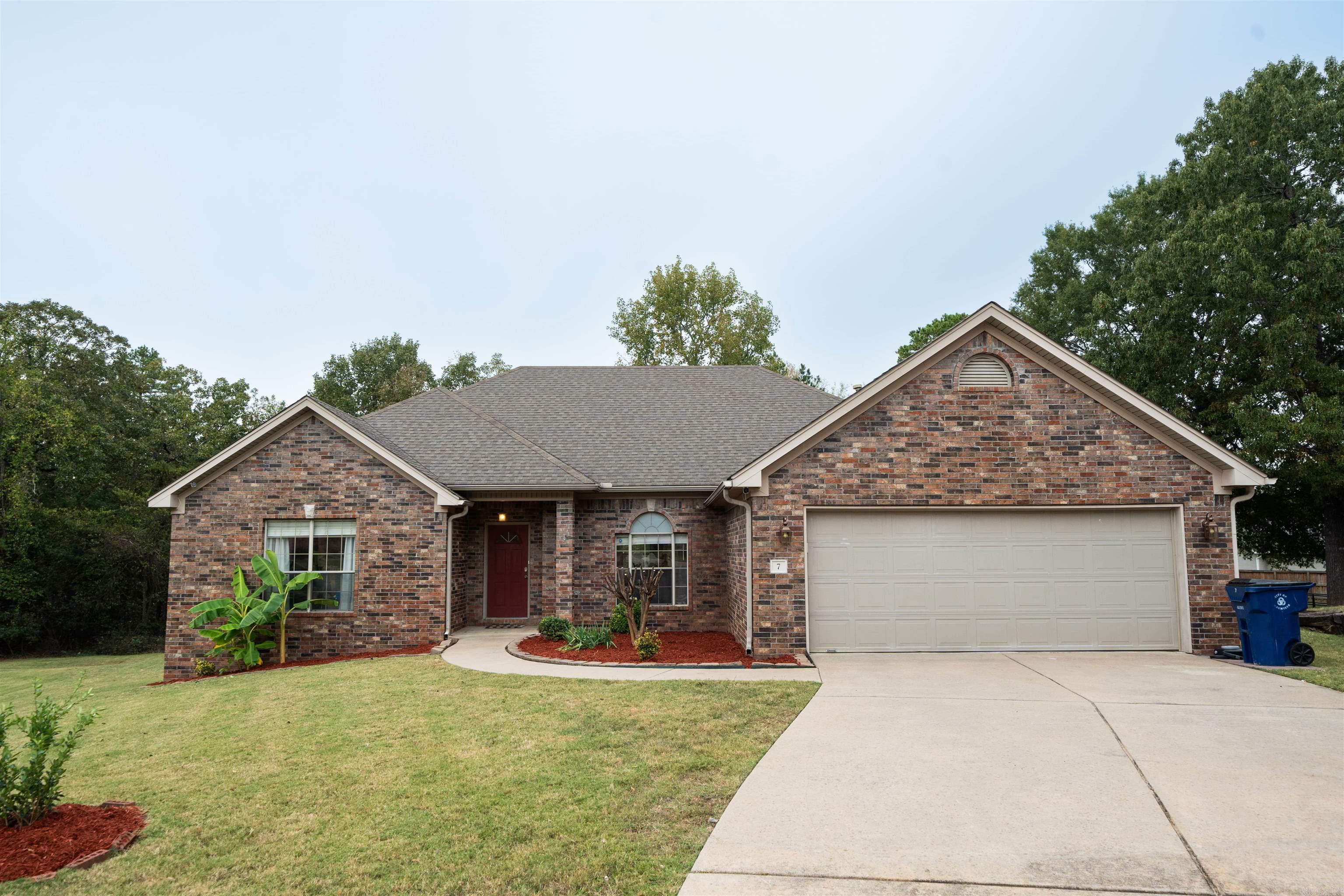 7 Glacier Cove Maumelle, AR 72113