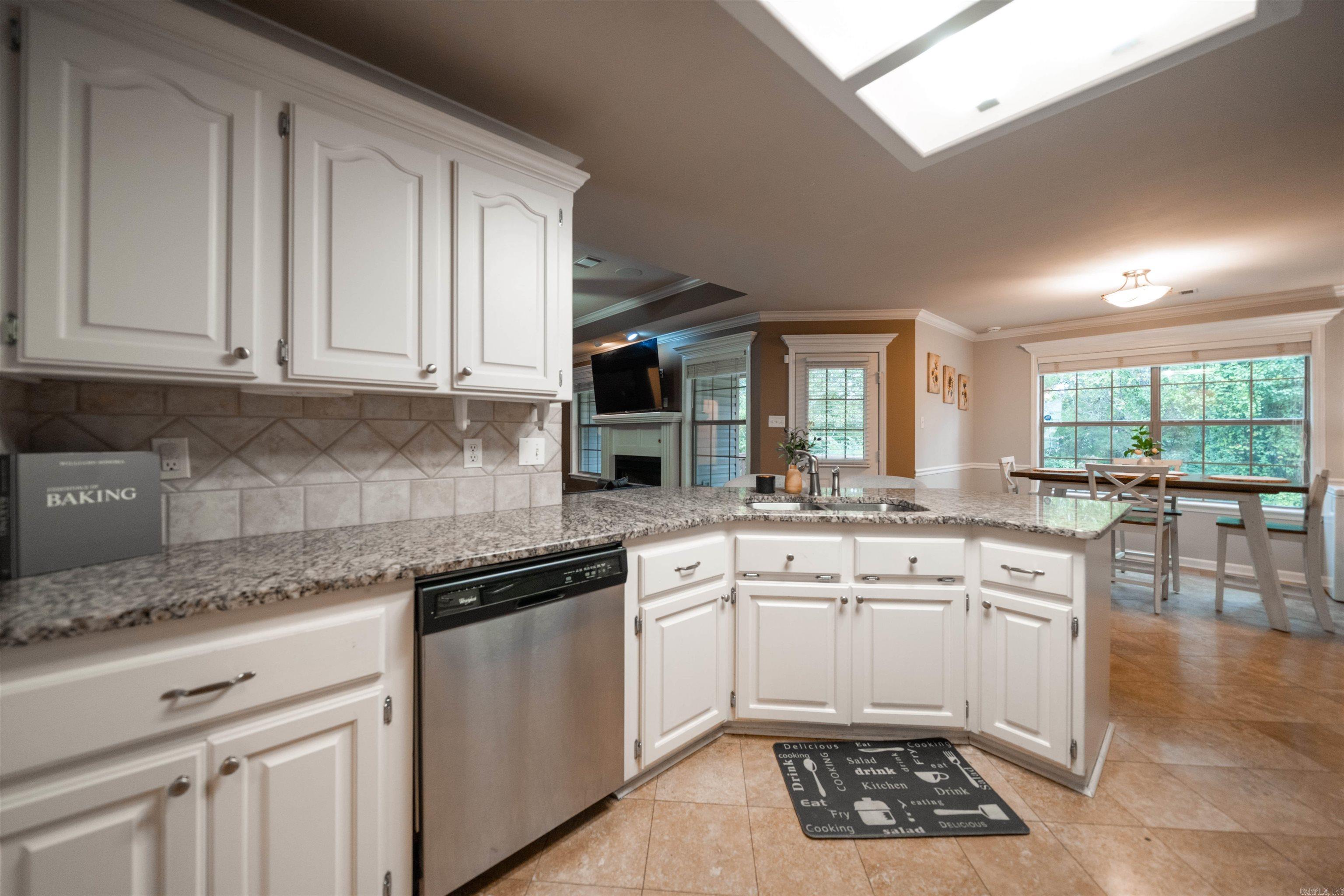 7 Glacier Cove Maumelle, AR 72113