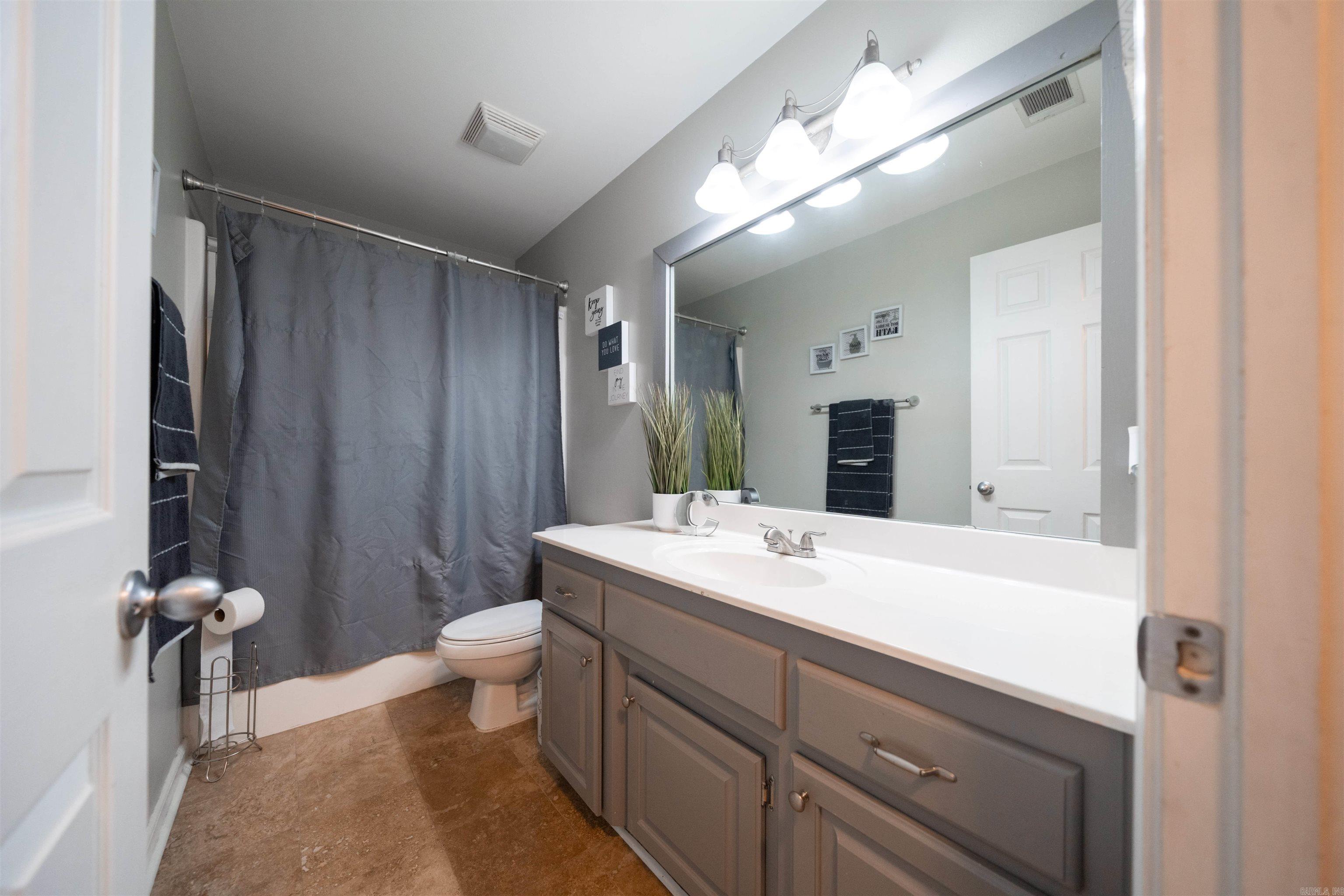 7 Glacier Cove Maumelle, AR 72113