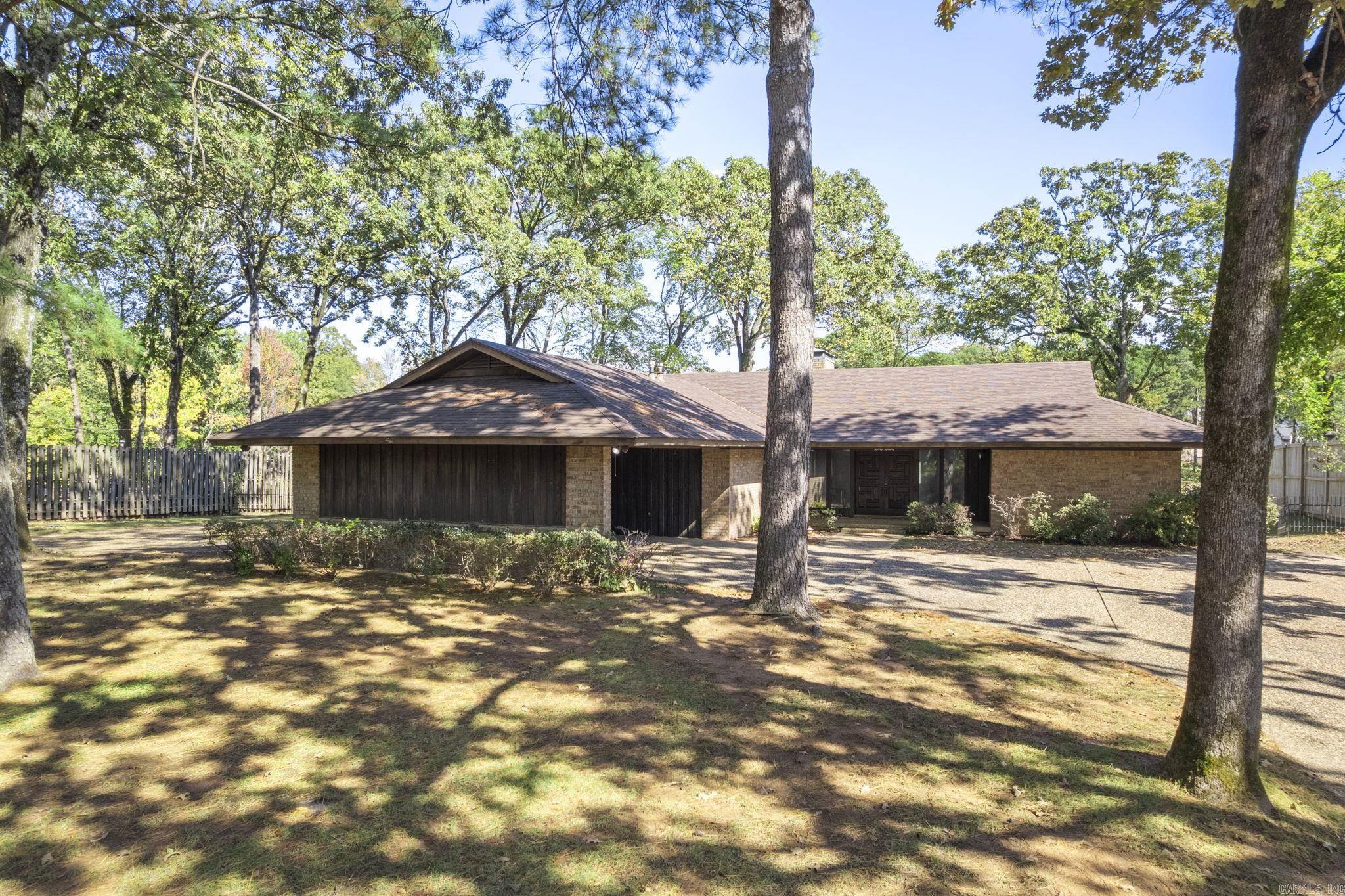 3 Pine Tree Point North Little Rock, AR 72116-8315