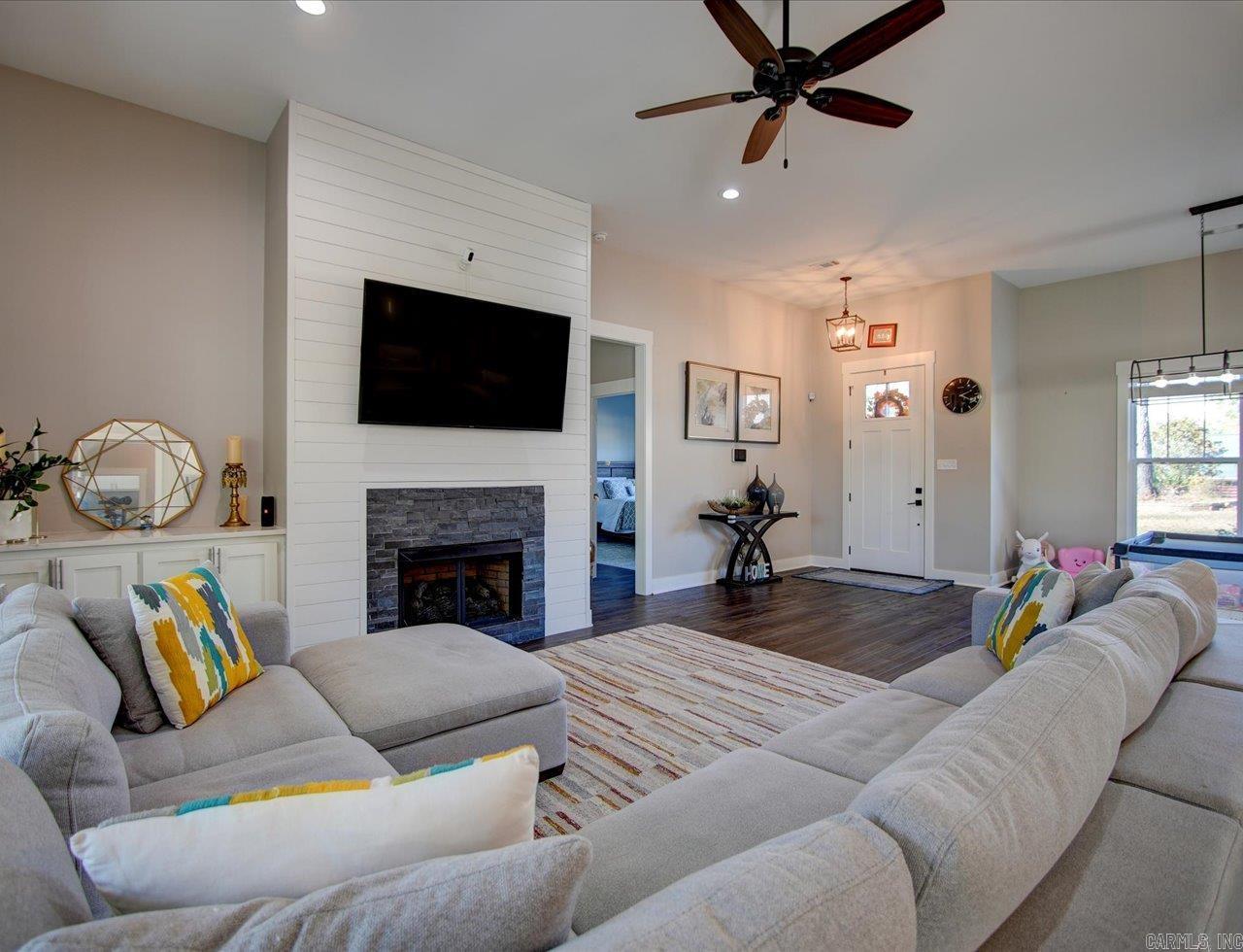 126 Luek Lane Hot Springs, AR 71913