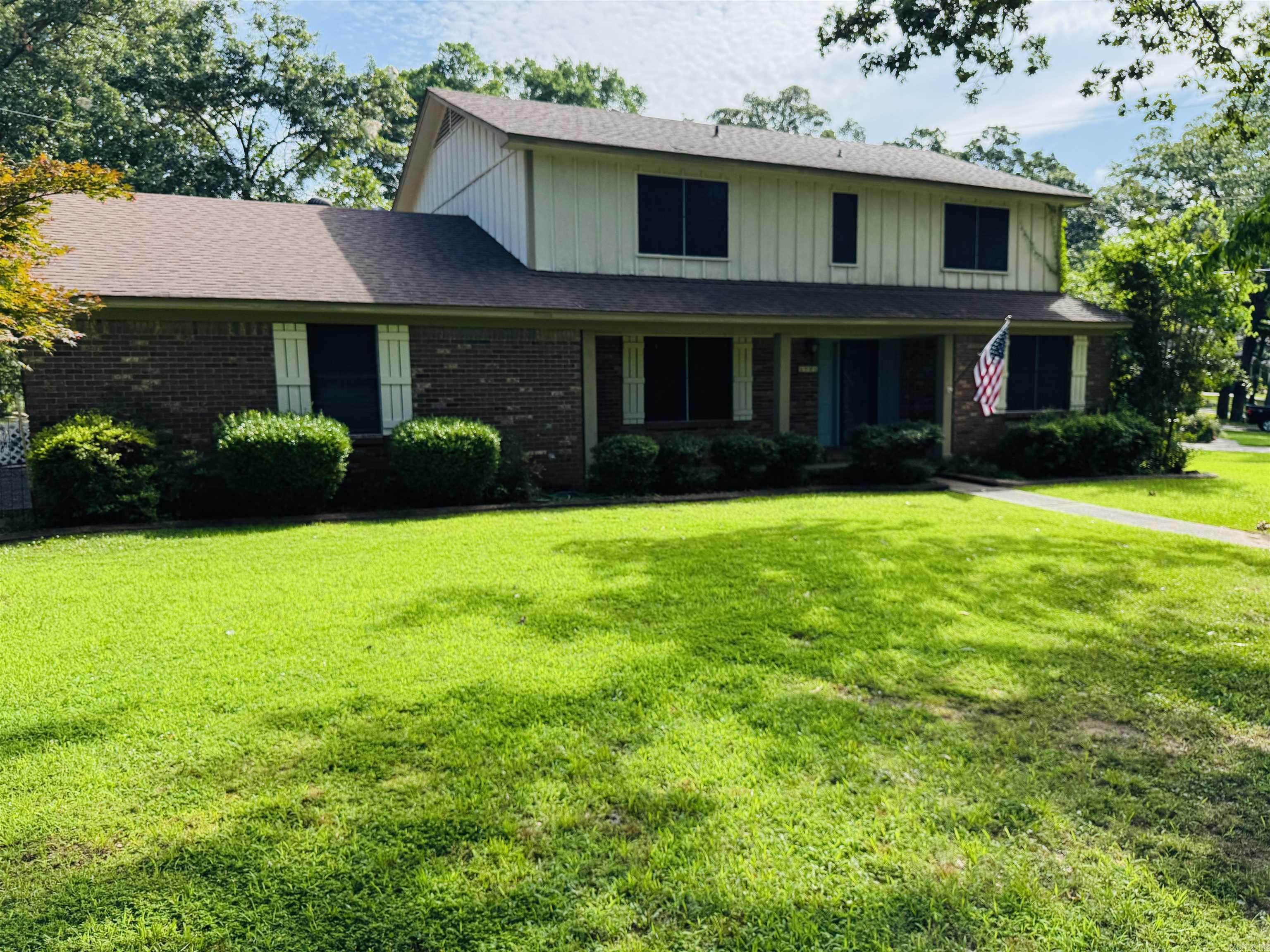 1701 War Eagle Drive North Little Rock, AR 72116