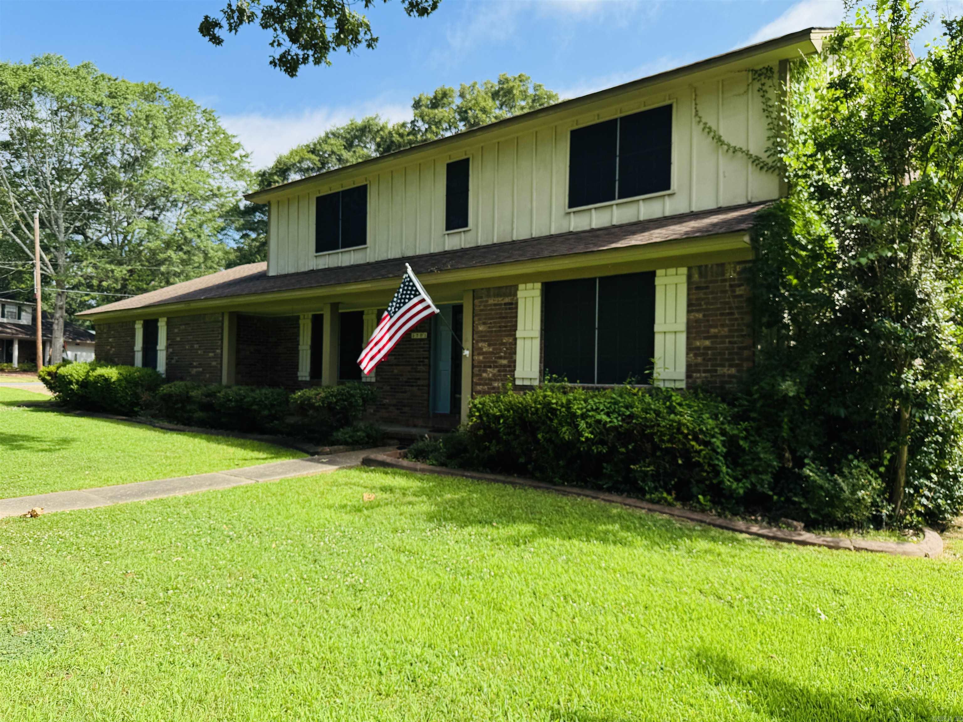 1701 War Eagle Drive North Little Rock, AR 72116