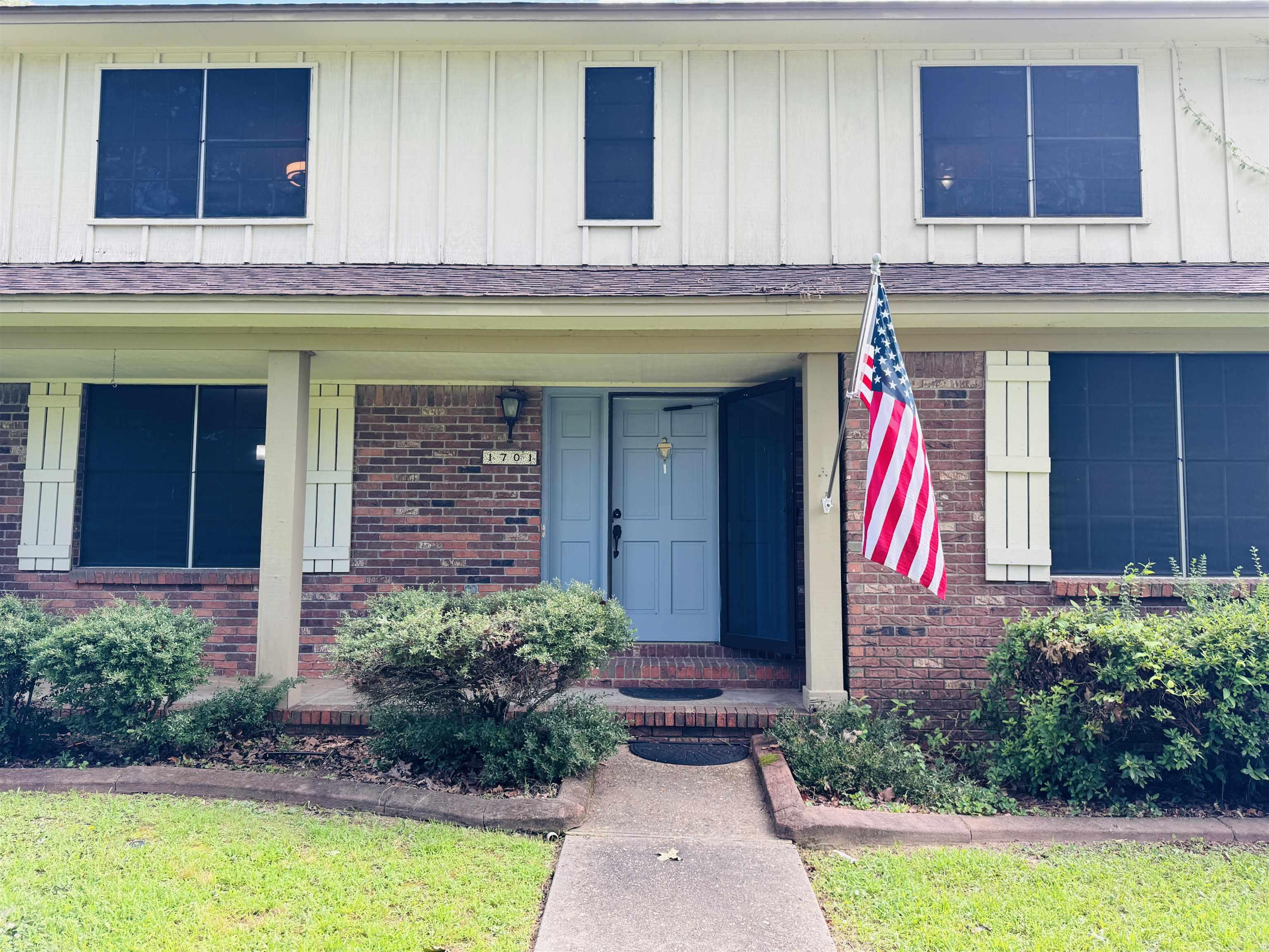 1701 War Eagle Drive North Little Rock, AR 72116
