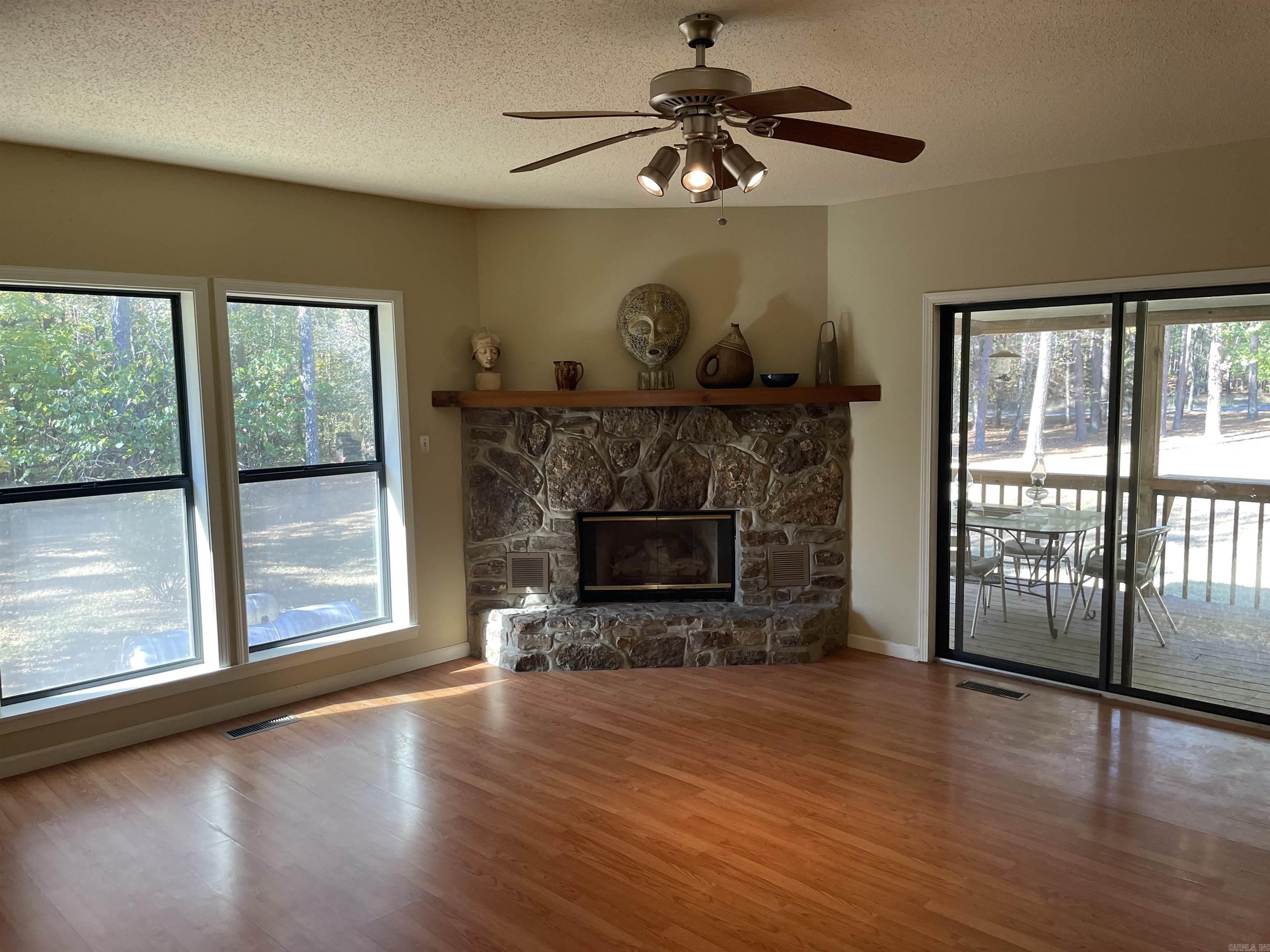 106 Danial  Fairfield Bay, AR