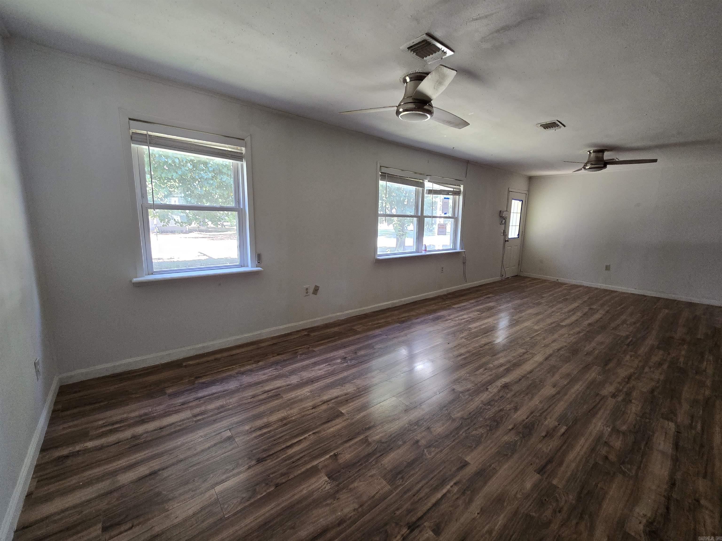 9 Center  Mayflower, AR