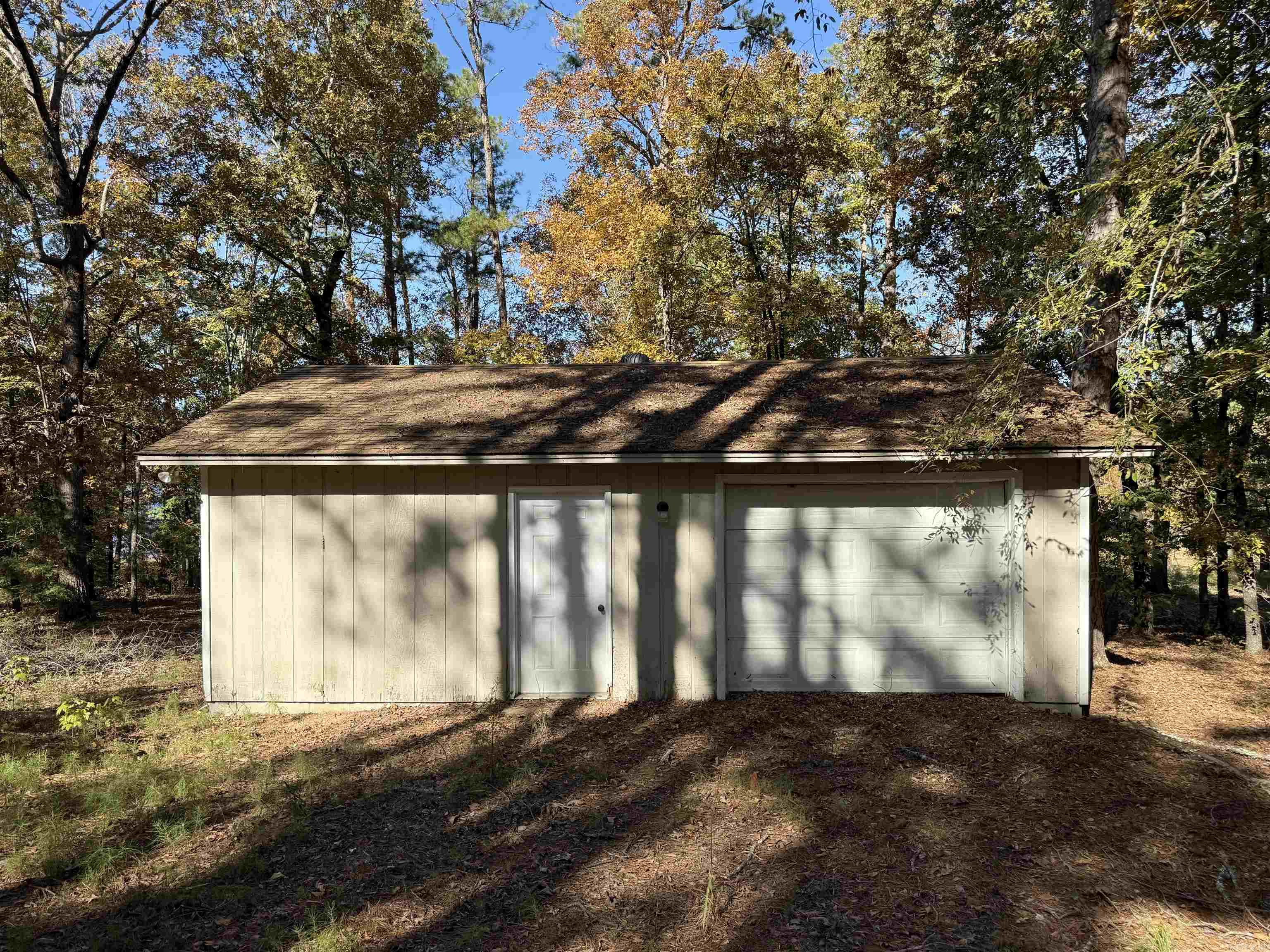 450 Crockett  Greers Ferry, AR