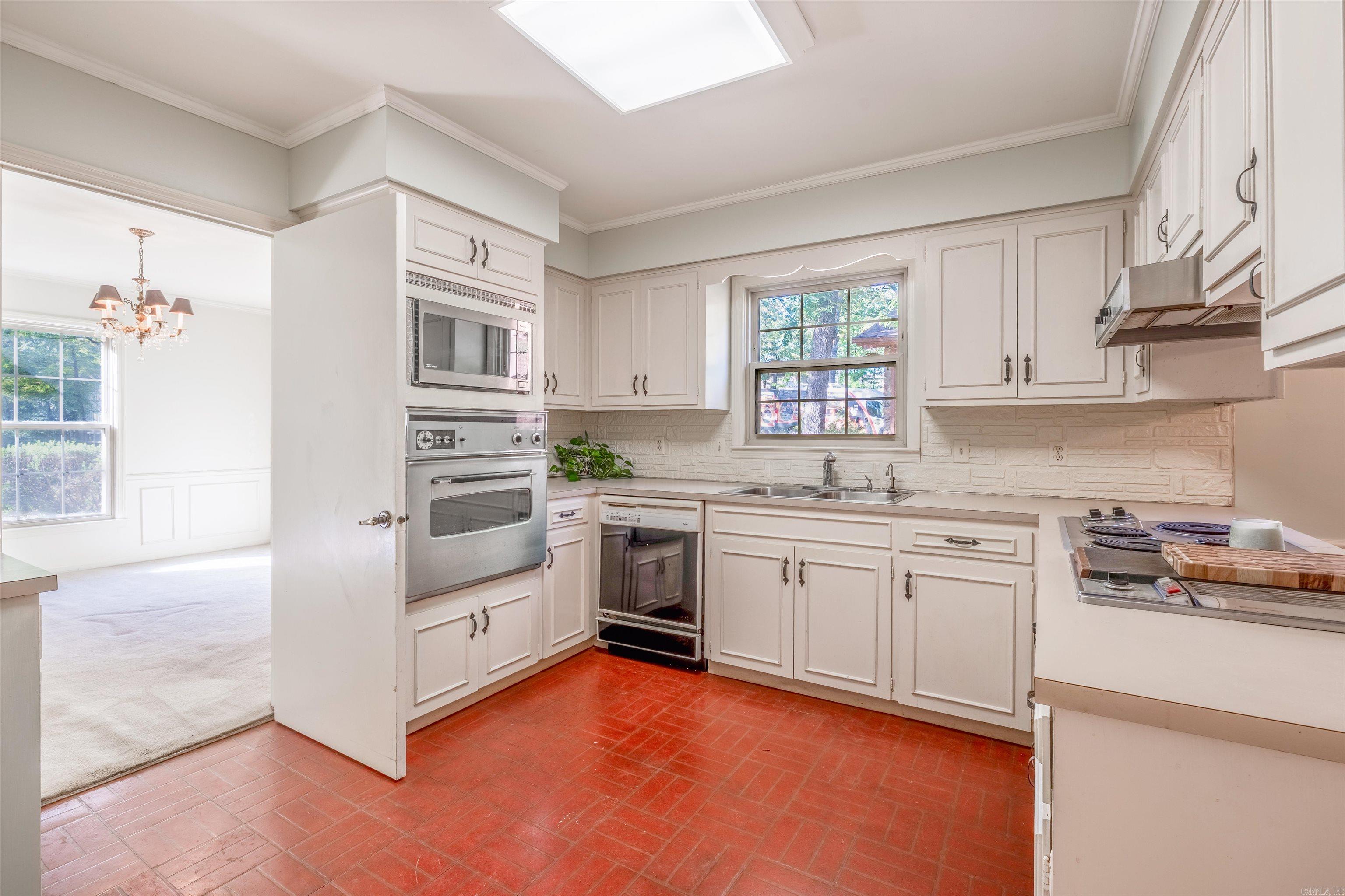 41 Coachlight Drive Little Rock, AR 72227