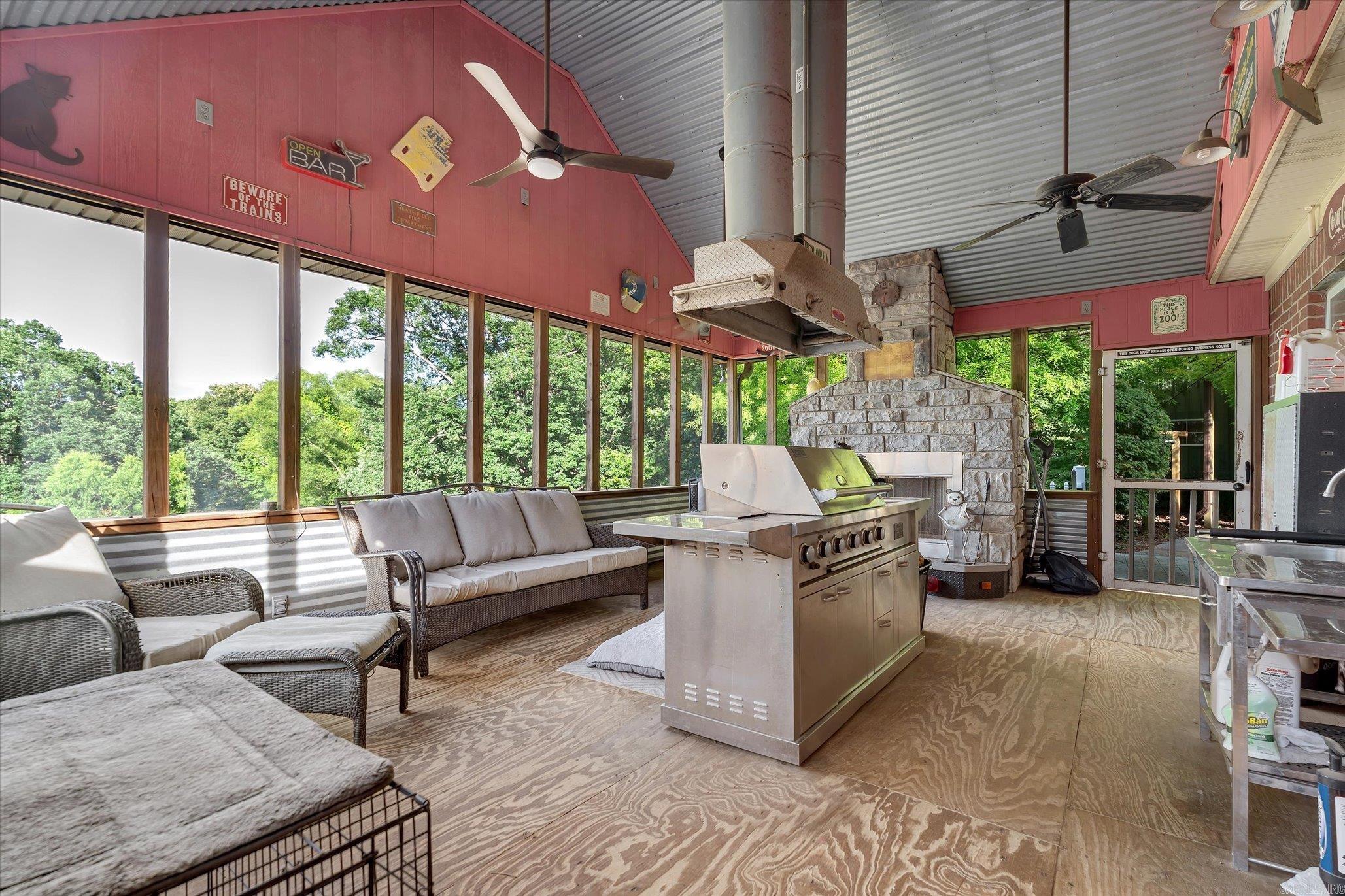 15355 Pleasant Grove Lane Harrisburg, AR 72432