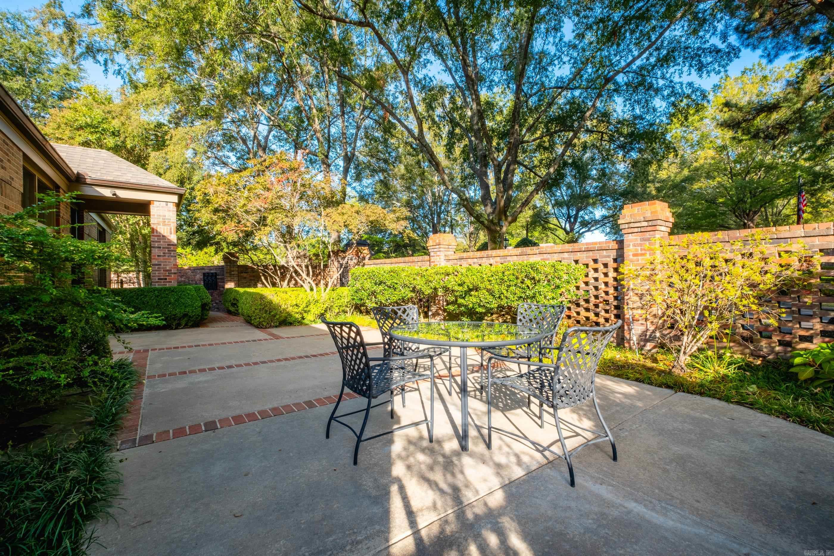 1 Riverbend Road Little Rock, AR 72202