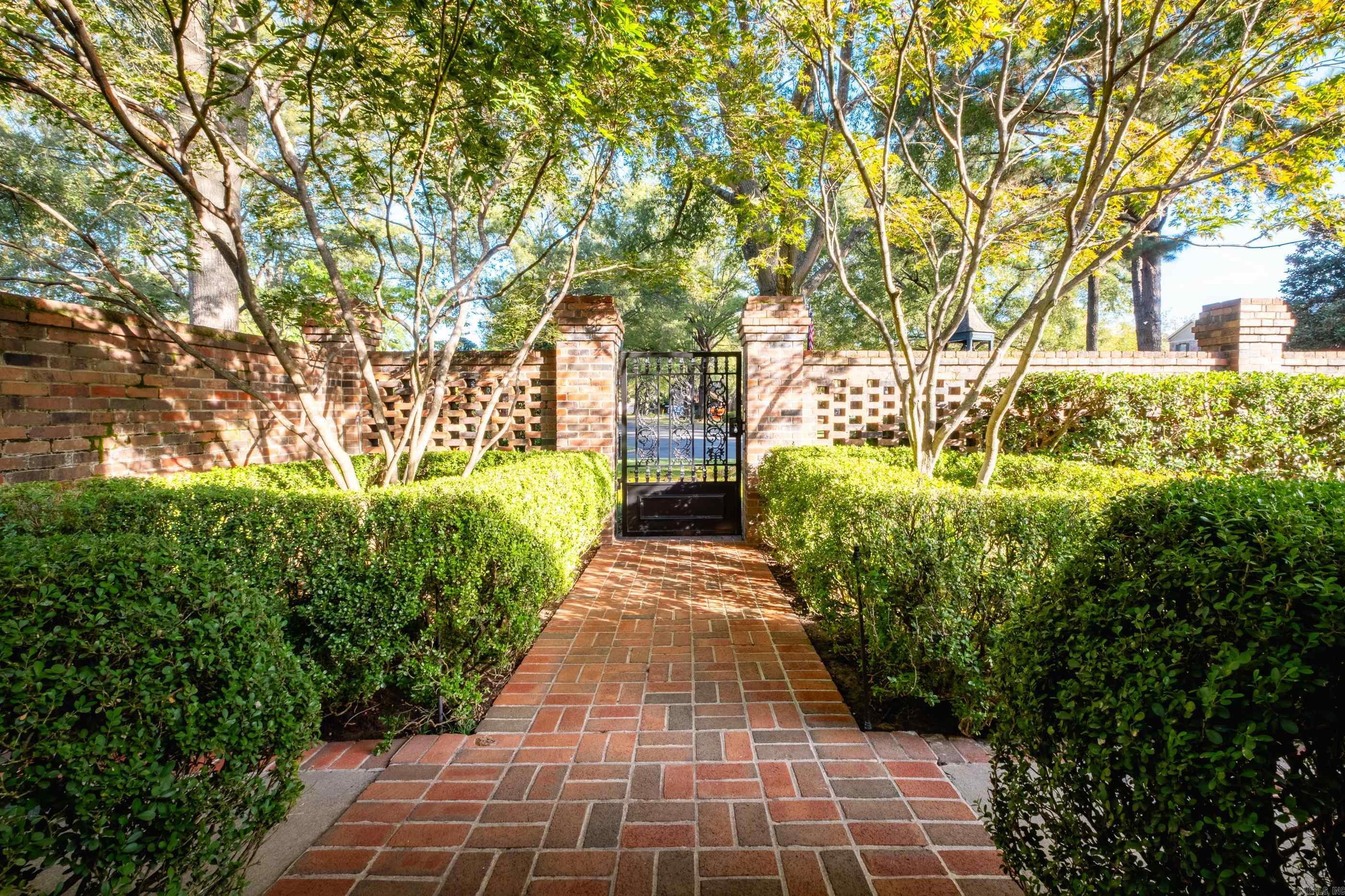 1 Riverbend Road Little Rock, AR 72202