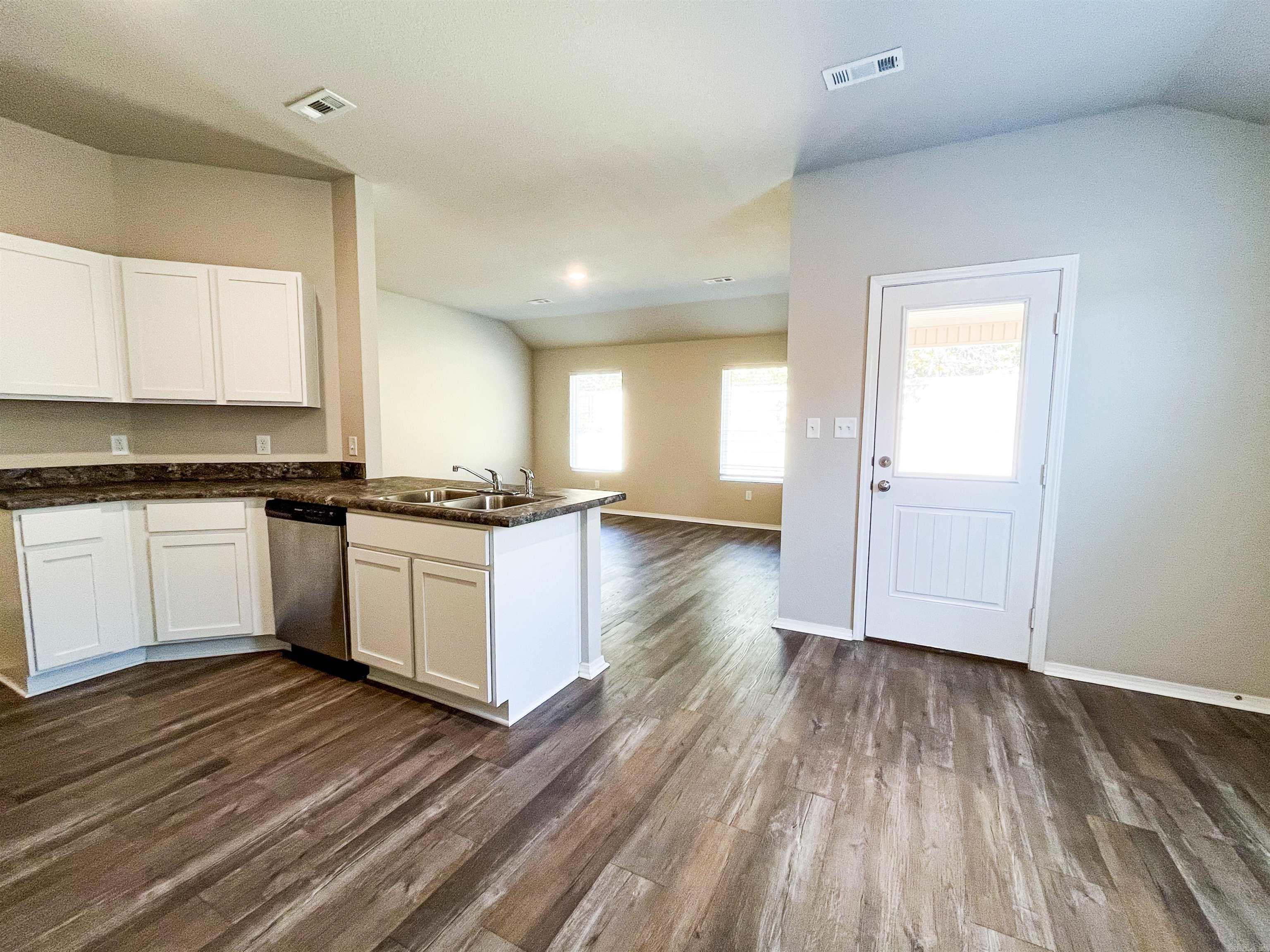 1 Barn Cat Way Conway, AR 72032