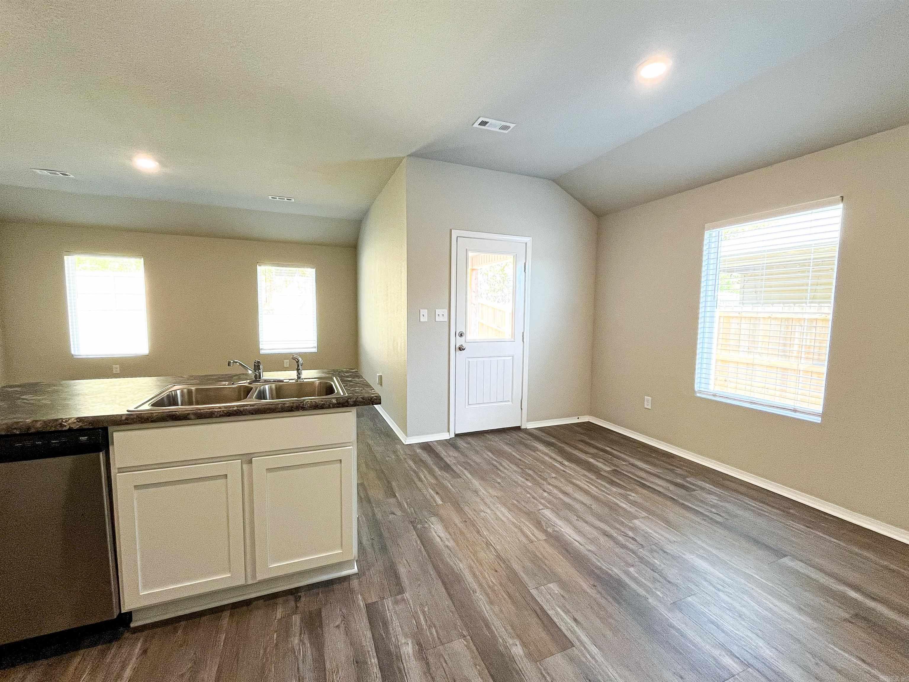 1 Barn Cat Way Conway, AR 72032