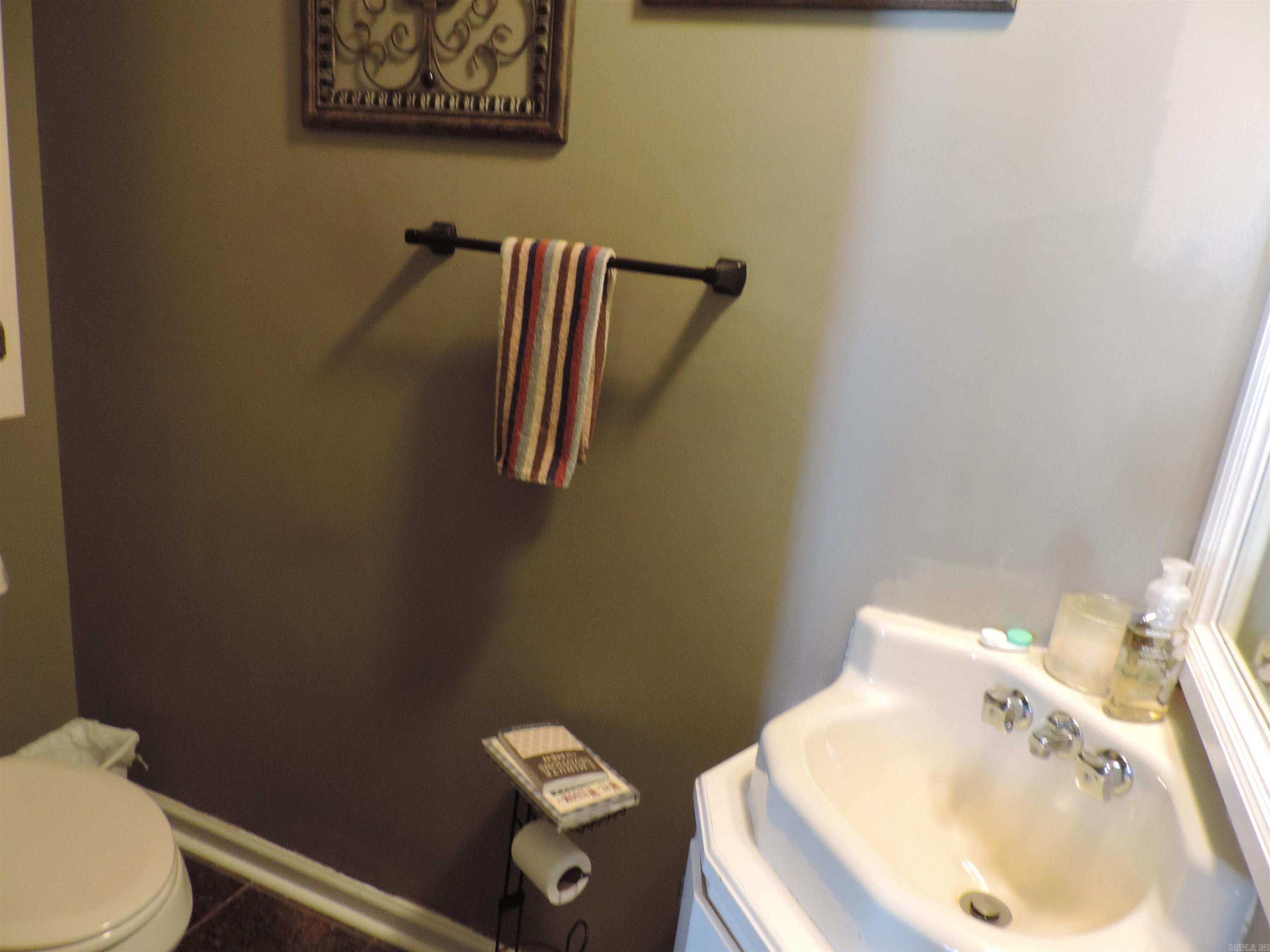 527 S Main  Dumas, AR