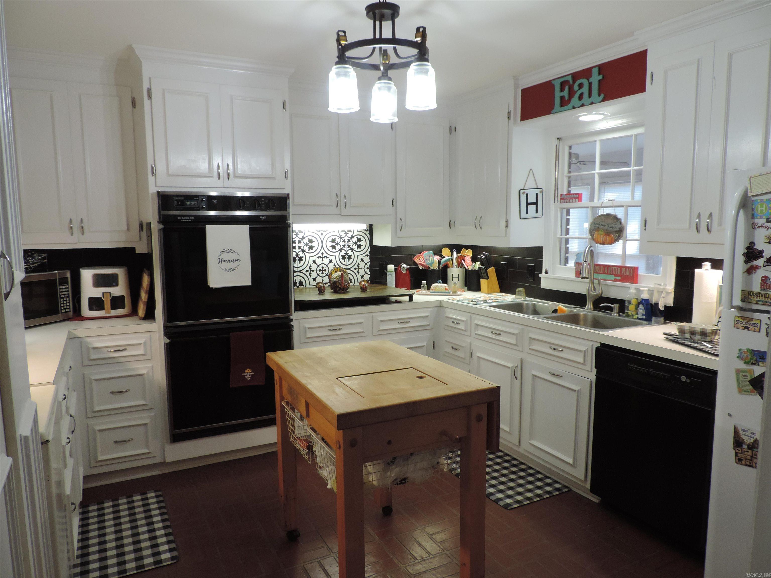 527 S Main  Dumas, AR