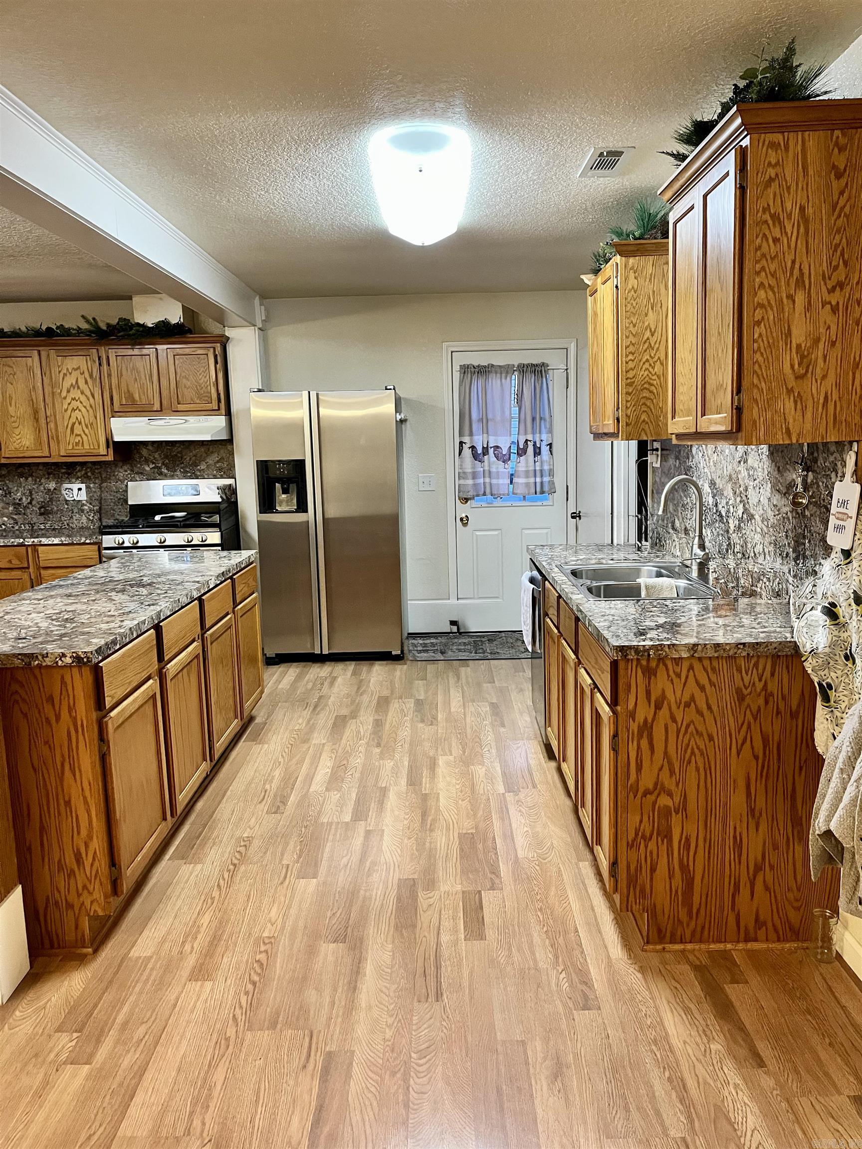 2540 Lakeside Drive Drive Benton, AR 72019