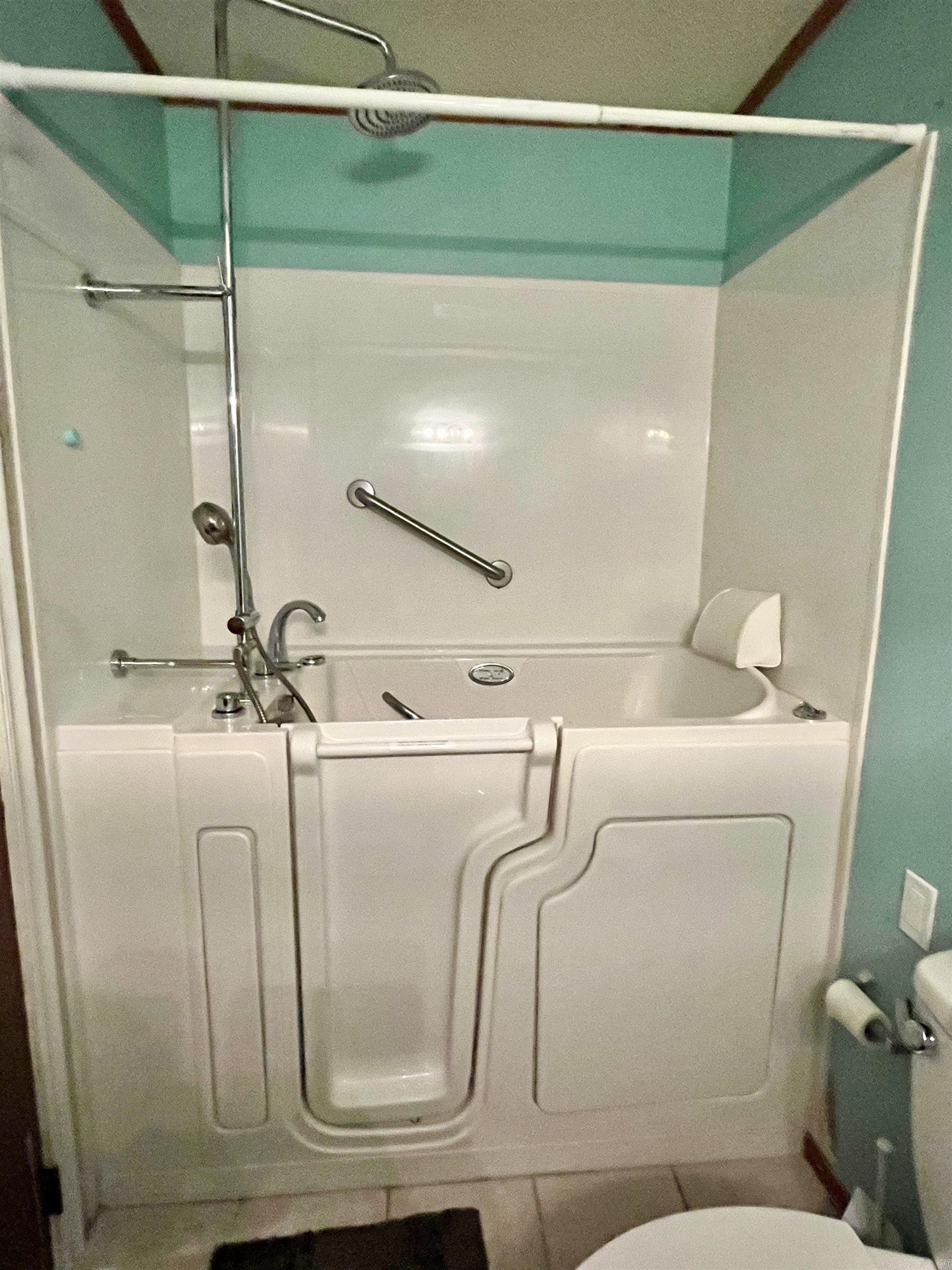 2540 Lakeside Drive Drive Benton, AR 72019