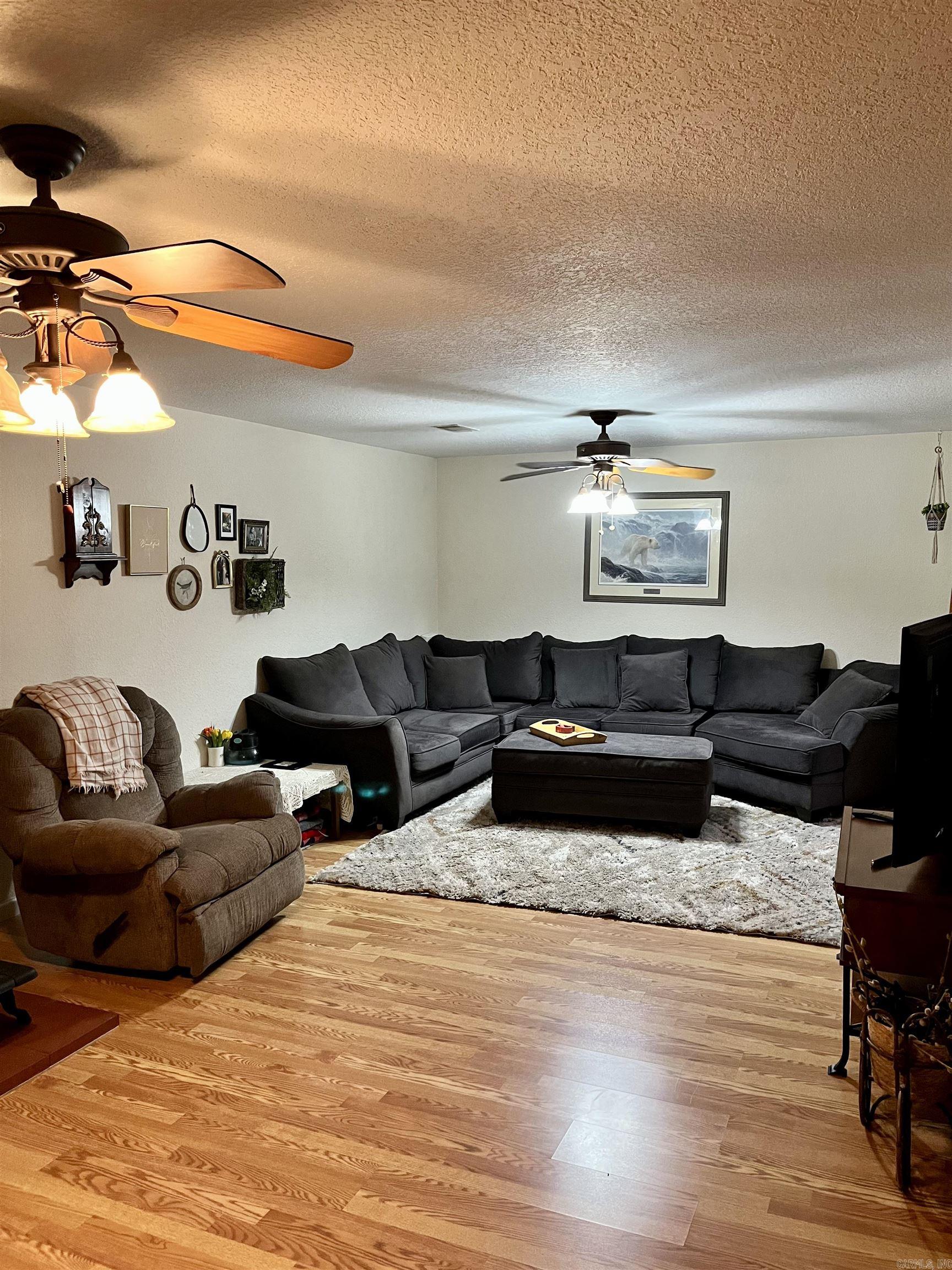 2540 Lakeside Drive Drive Benton, AR 72019