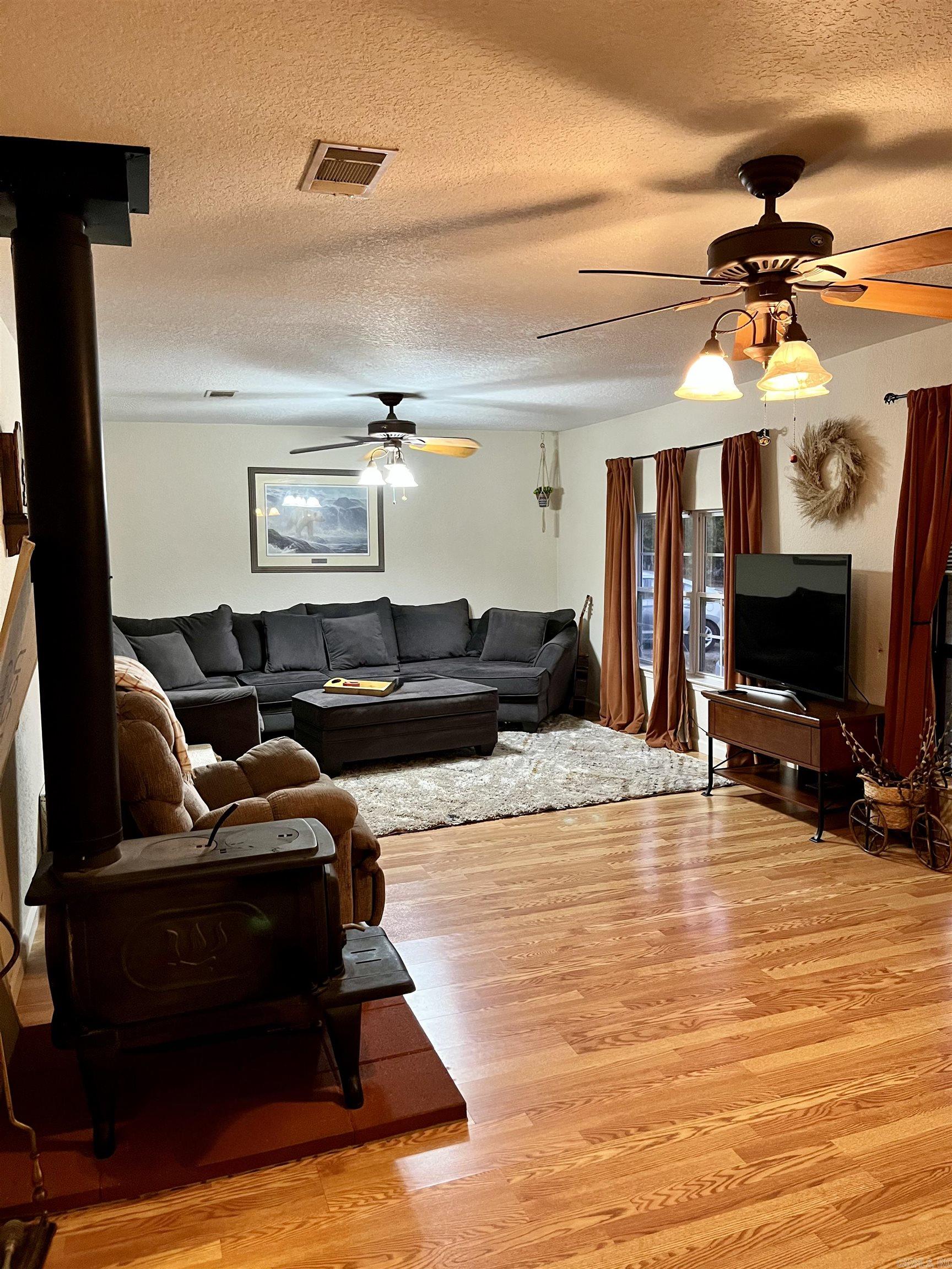 2540 Lakeside Drive Drive Benton, AR 72019