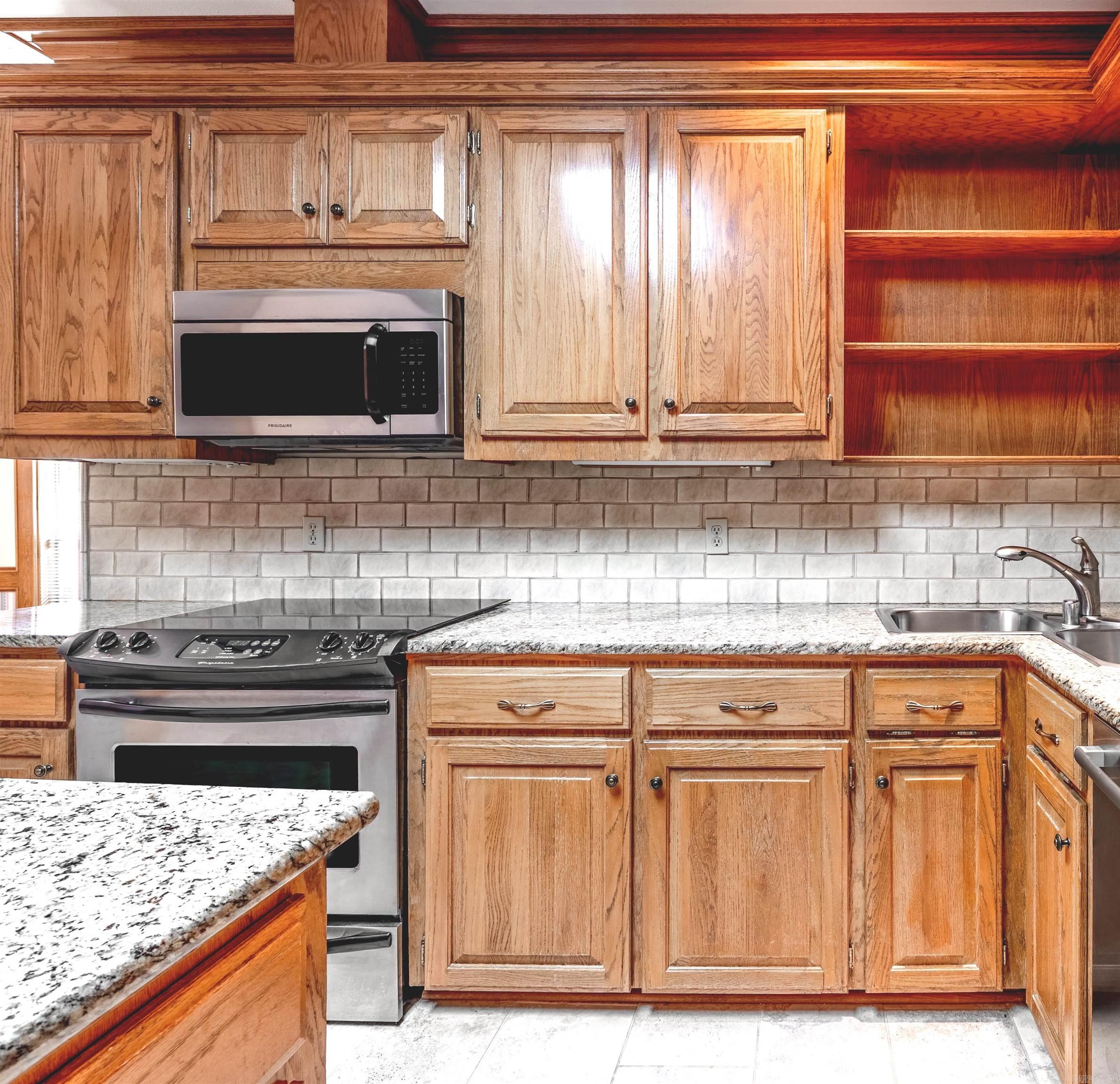 16 Masters Place Drive Maumelle, AR 72113