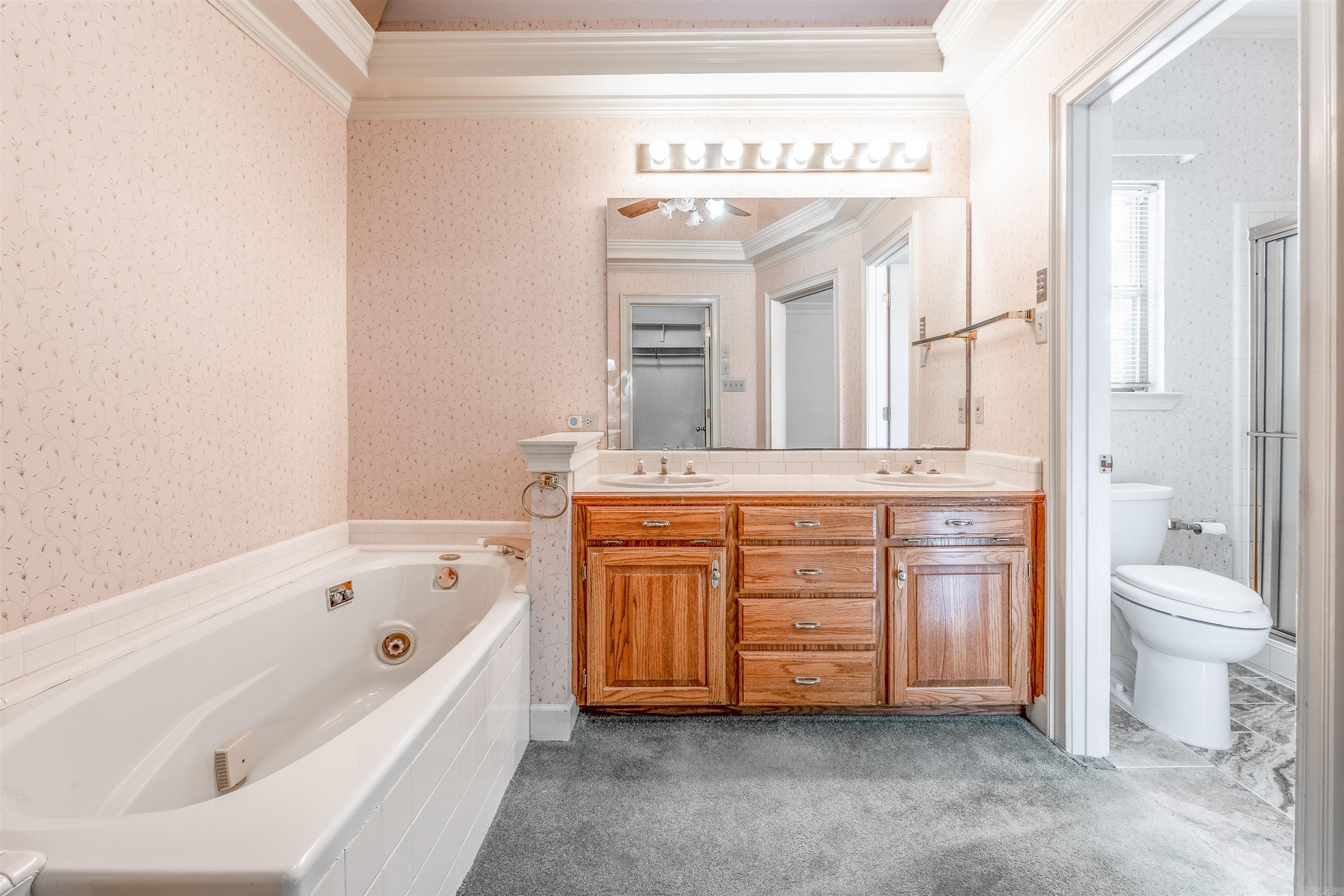 16 Masters Place Drive Maumelle, AR 72113