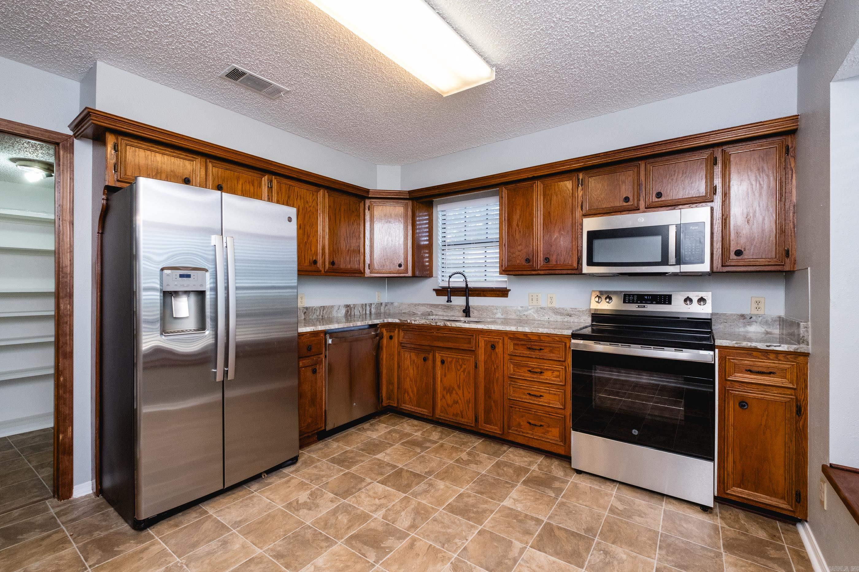 78 Laver Circle Little Rock, AR 72210