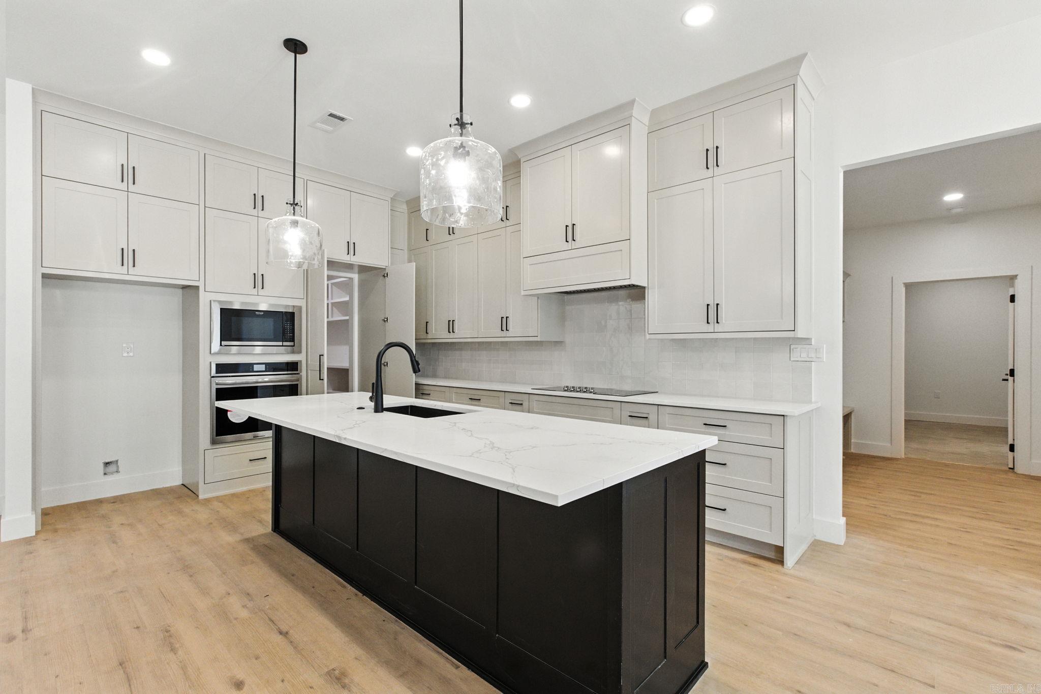 301 Abrielle Lane Benton, AR 72015-0000