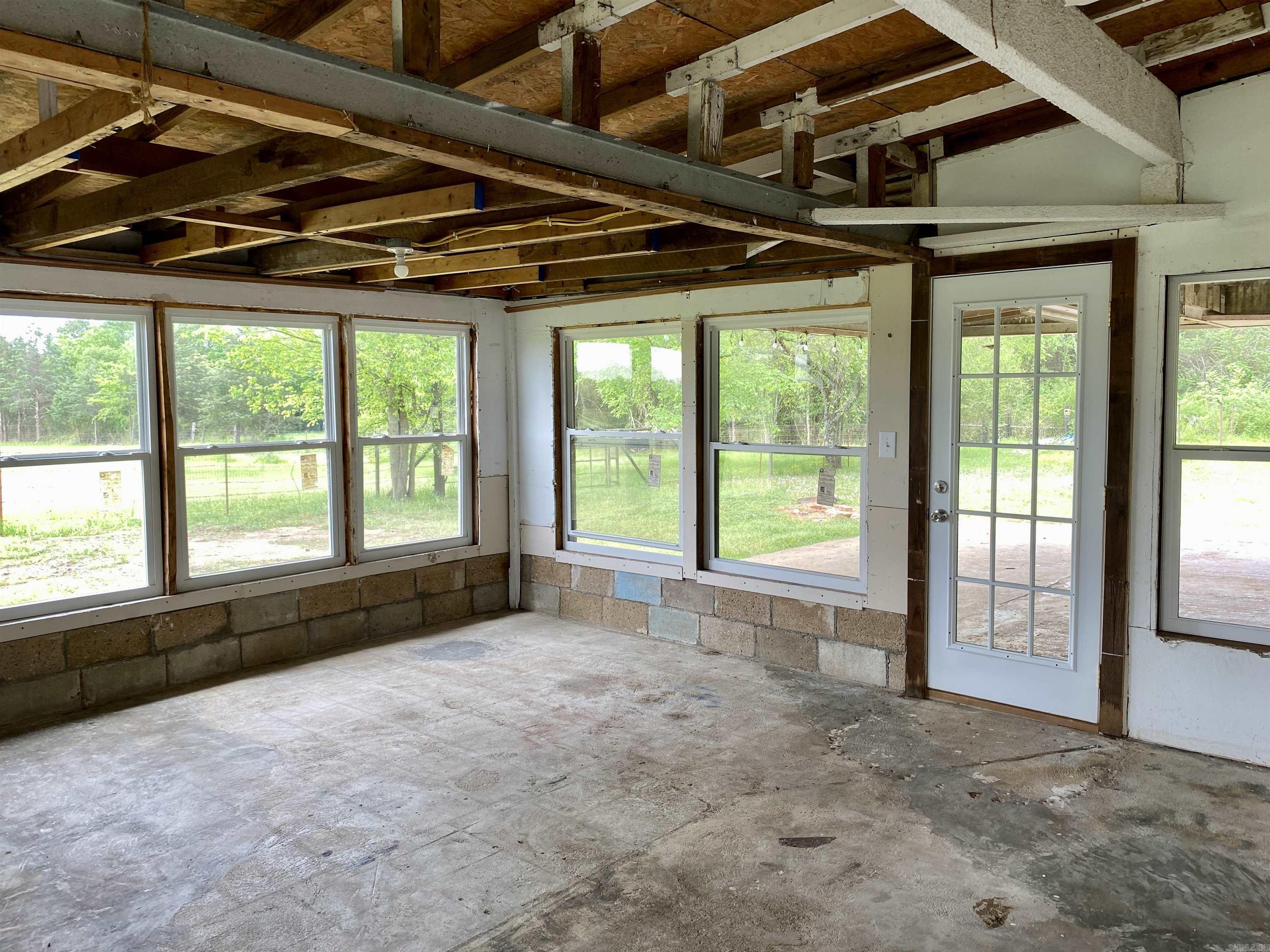 9509 Highway 352 Clarksville, AR 72830