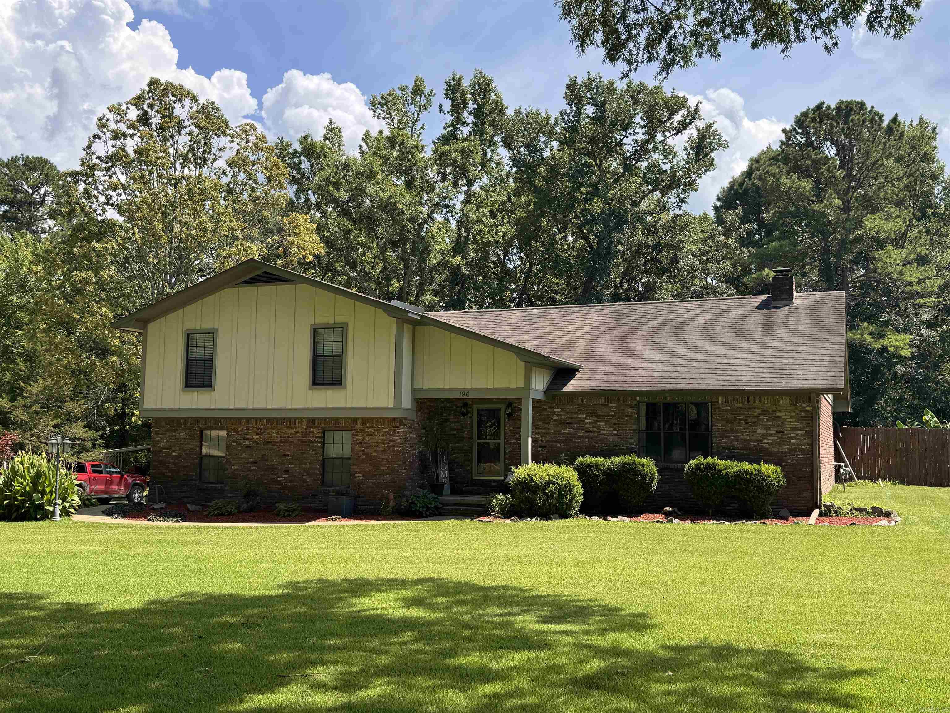 196 Jackson Manor Court Hot Springs, AR 71913