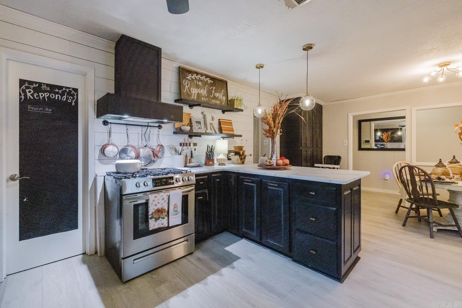 8524 HART ROAD Benton, AR 72019