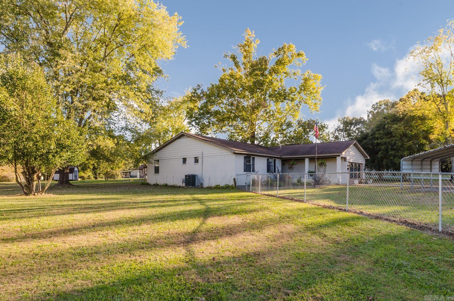 8524 HART ROAD Benton, AR 72019