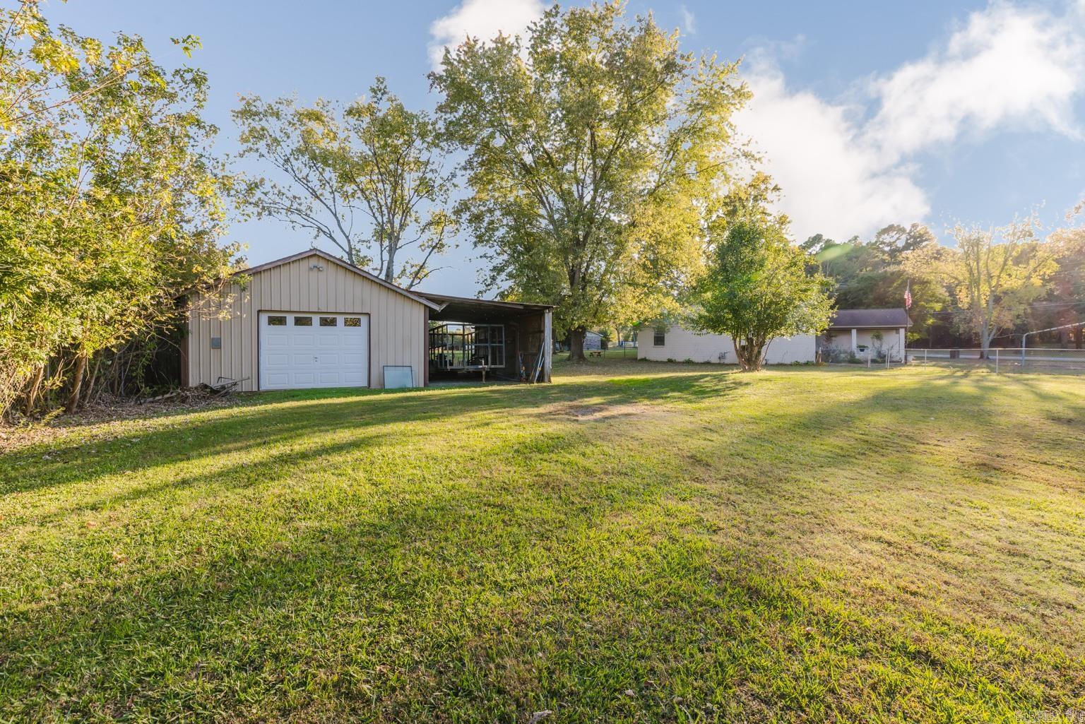 8524 HART ROAD Benton, AR 72019