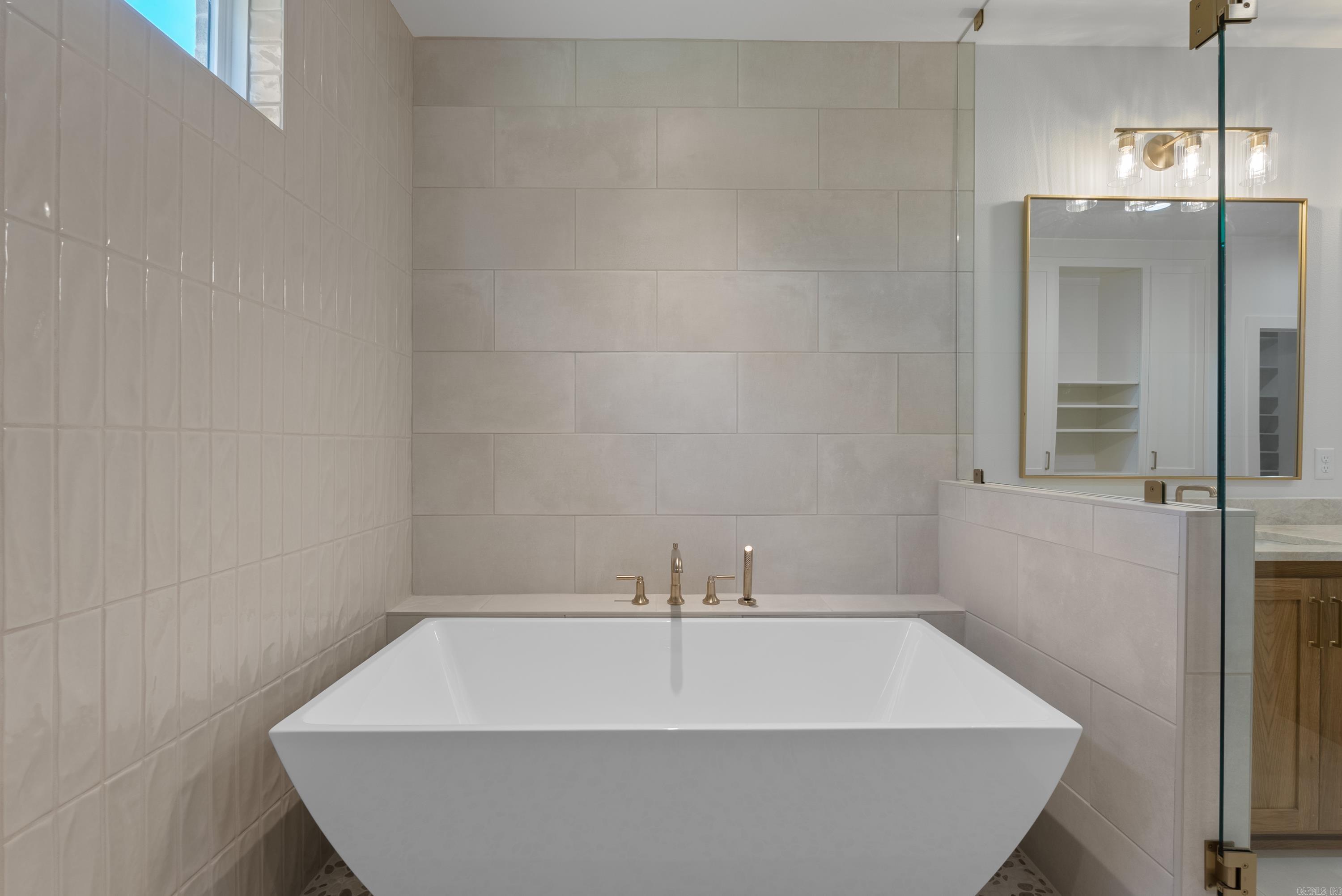 5096 Westridge Cir  Benton, AR