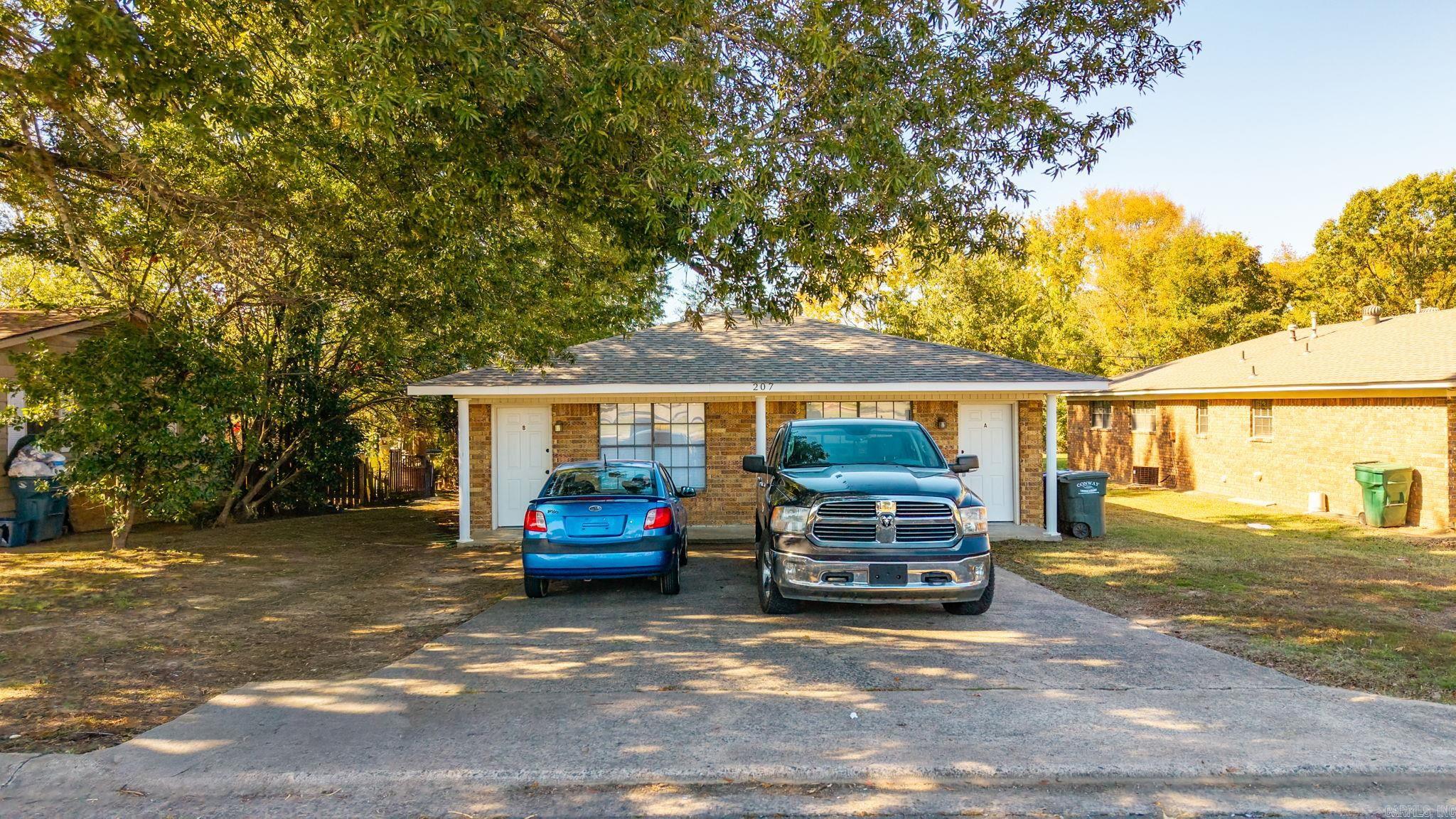 207 S Center  Conway, AR